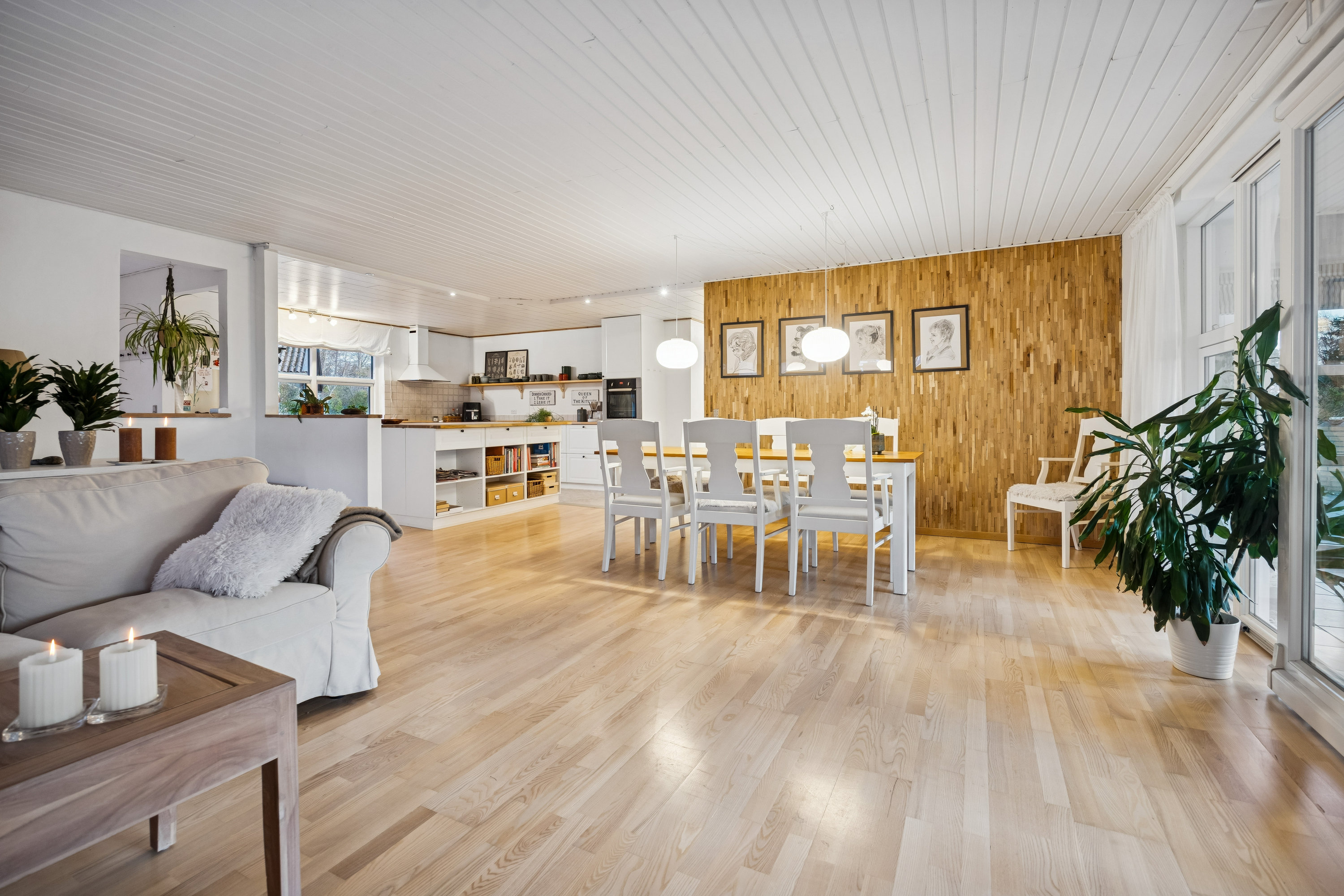 Miniaturebillede 1: stue. Billede af Lærkevej 1, Tranum, 9460 Brovst