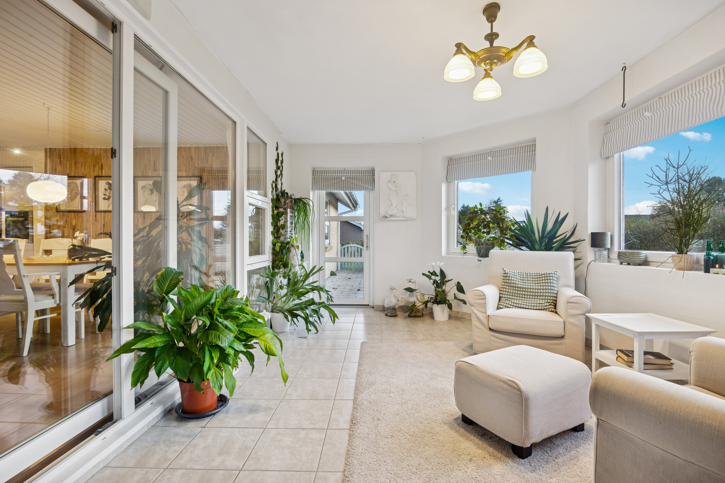 Fremhævet stue billede i fuldskærmstilstand. Billede af Lærkevej 1, Tranum, 9460 Brovst