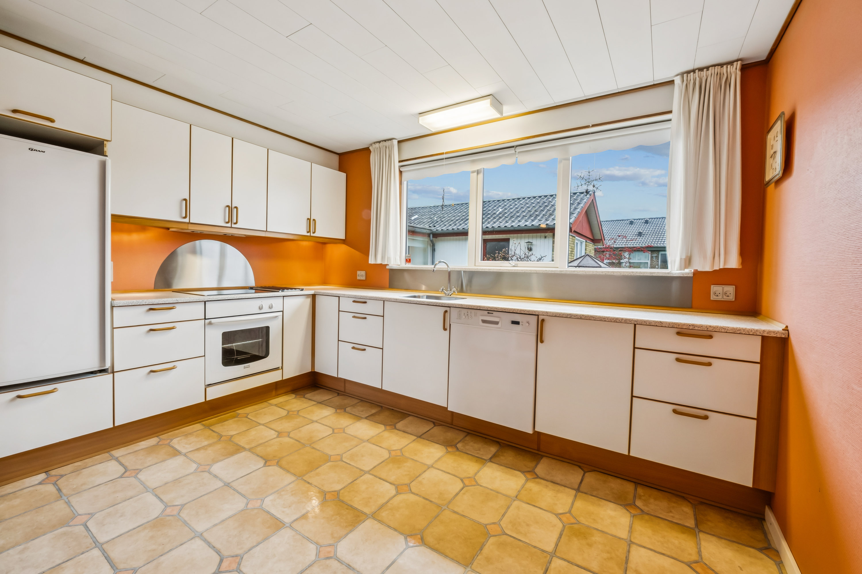 Fremhævet køkken billede i fuldskærmstilstand. Billede af Tjørnevænget 42, 7800 Skive