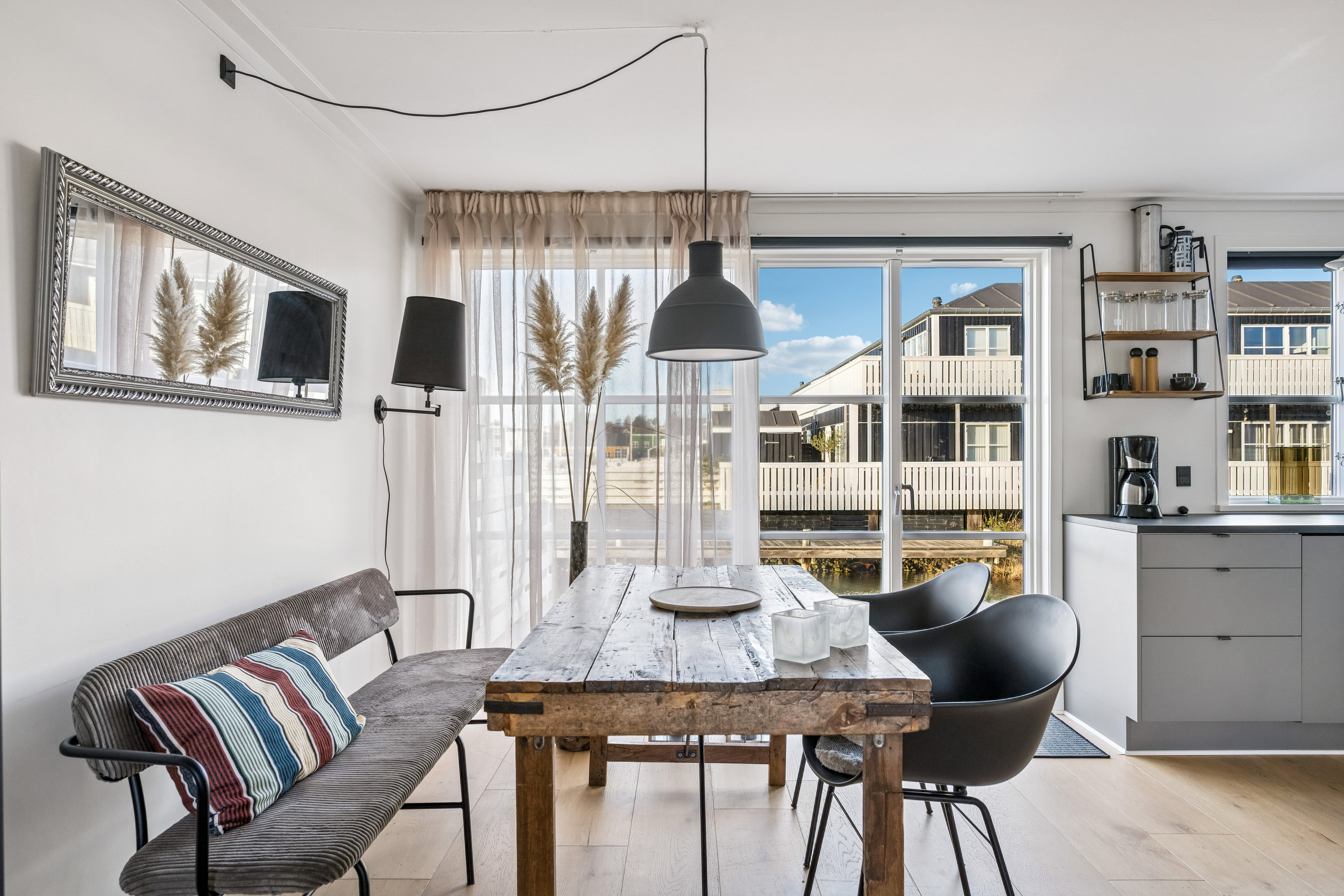 Fremhævet stue billede i fuldskærmstilstand. Billede af Øerkrogvejen 2, 318., 8400 Ebeltoft