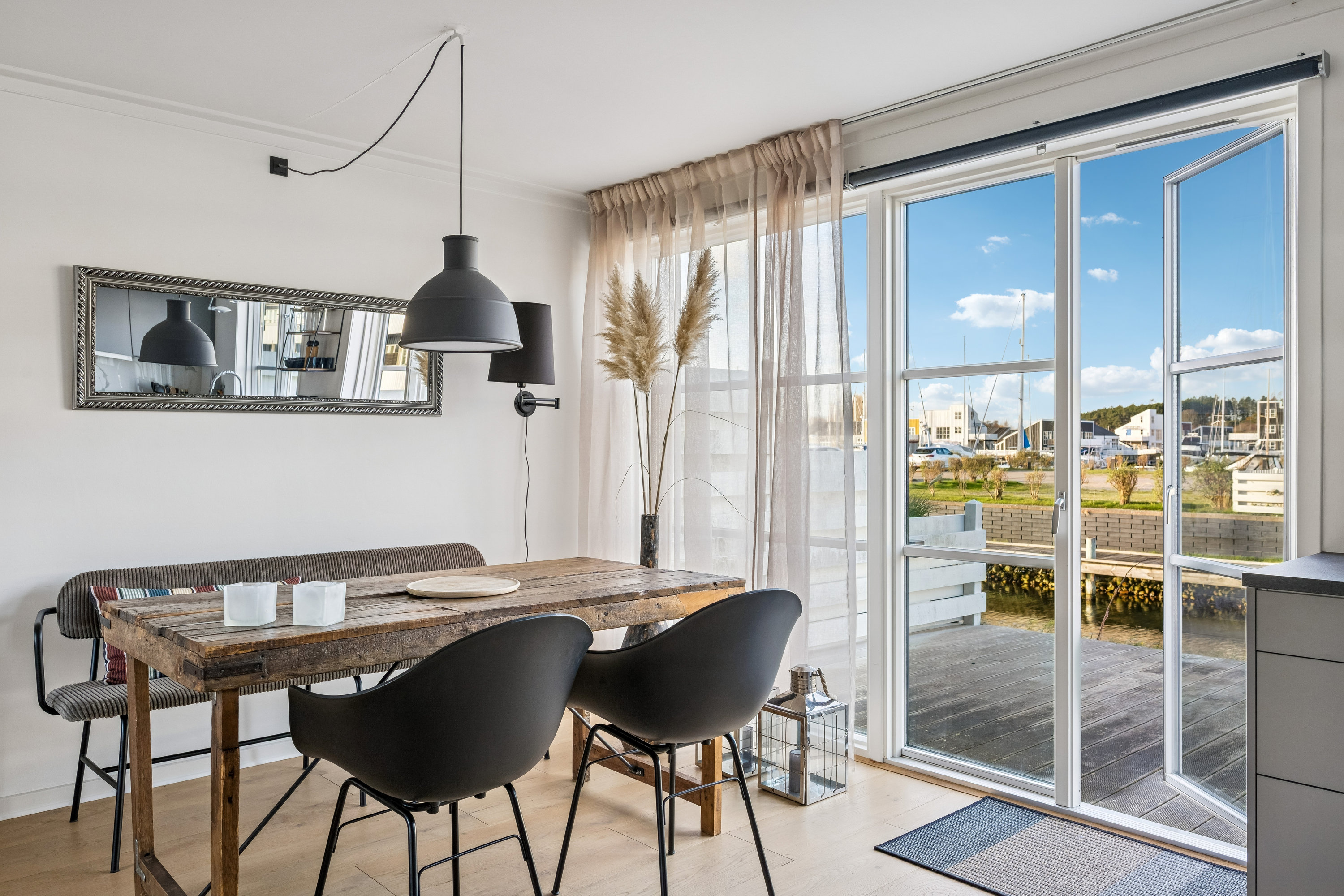 Fremhævet spisestue billede i fuldskærmstilstand. Billede af Øerkrogvejen 2, 318., 8400 Ebeltoft