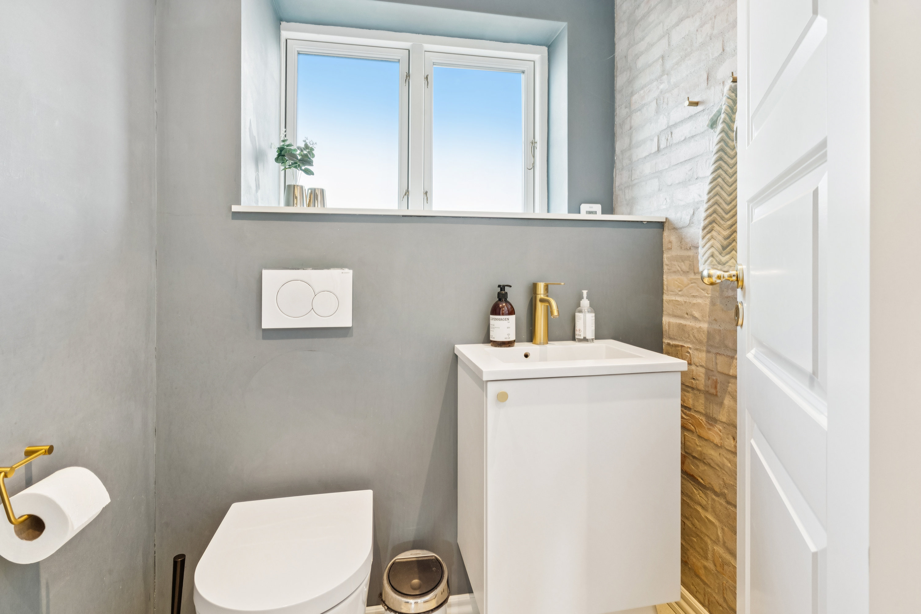 Fremhævet badeværelse billede i fuldskærmstilstand. Billede af Poul Buås Vej 6, 9000 Aalborg