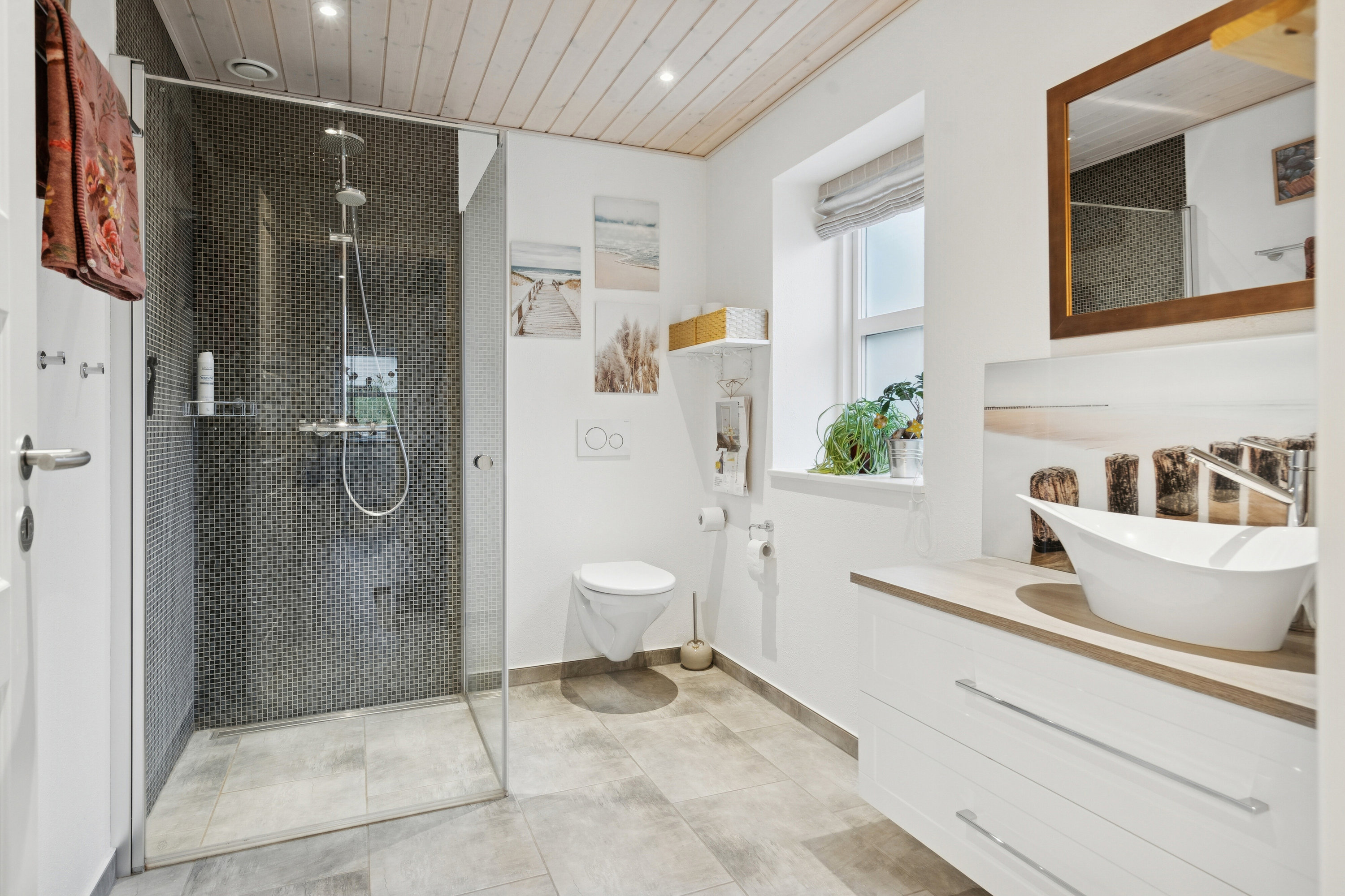 Fremhævet badeværelse billede i fuldskærmstilstand. Billede af Musvitvej 6, Kollund, 6340 Kruså