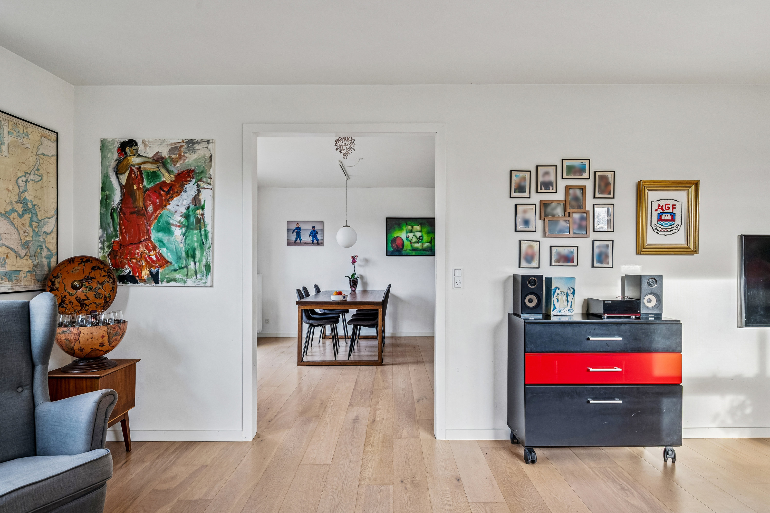 Fremhævet stue billede i fuldskærmstilstand. Billede af Fuglsøvej 4, 8240 Risskov