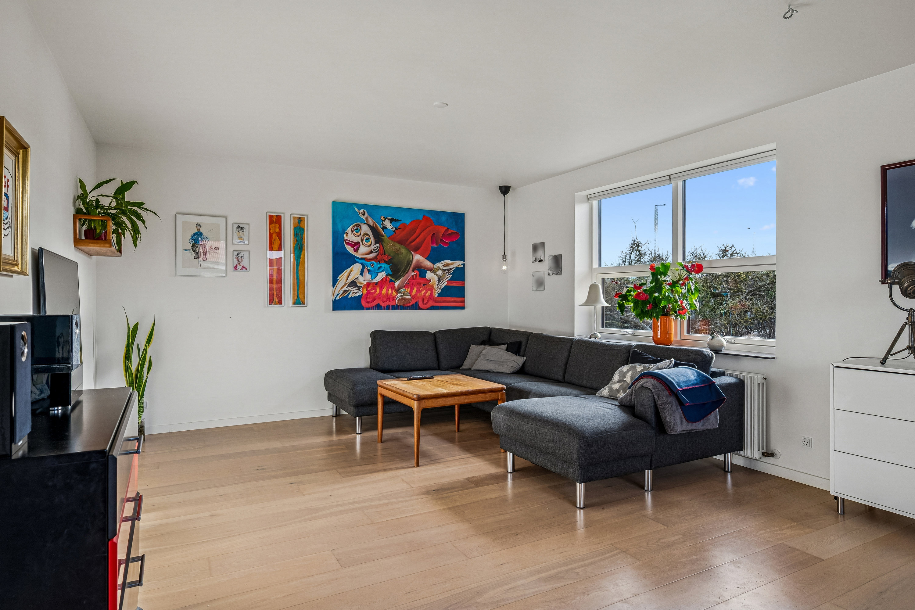 Fremhævet stue billede i fuldskærmstilstand. Billede af Fuglsøvej 4, 8240 Risskov