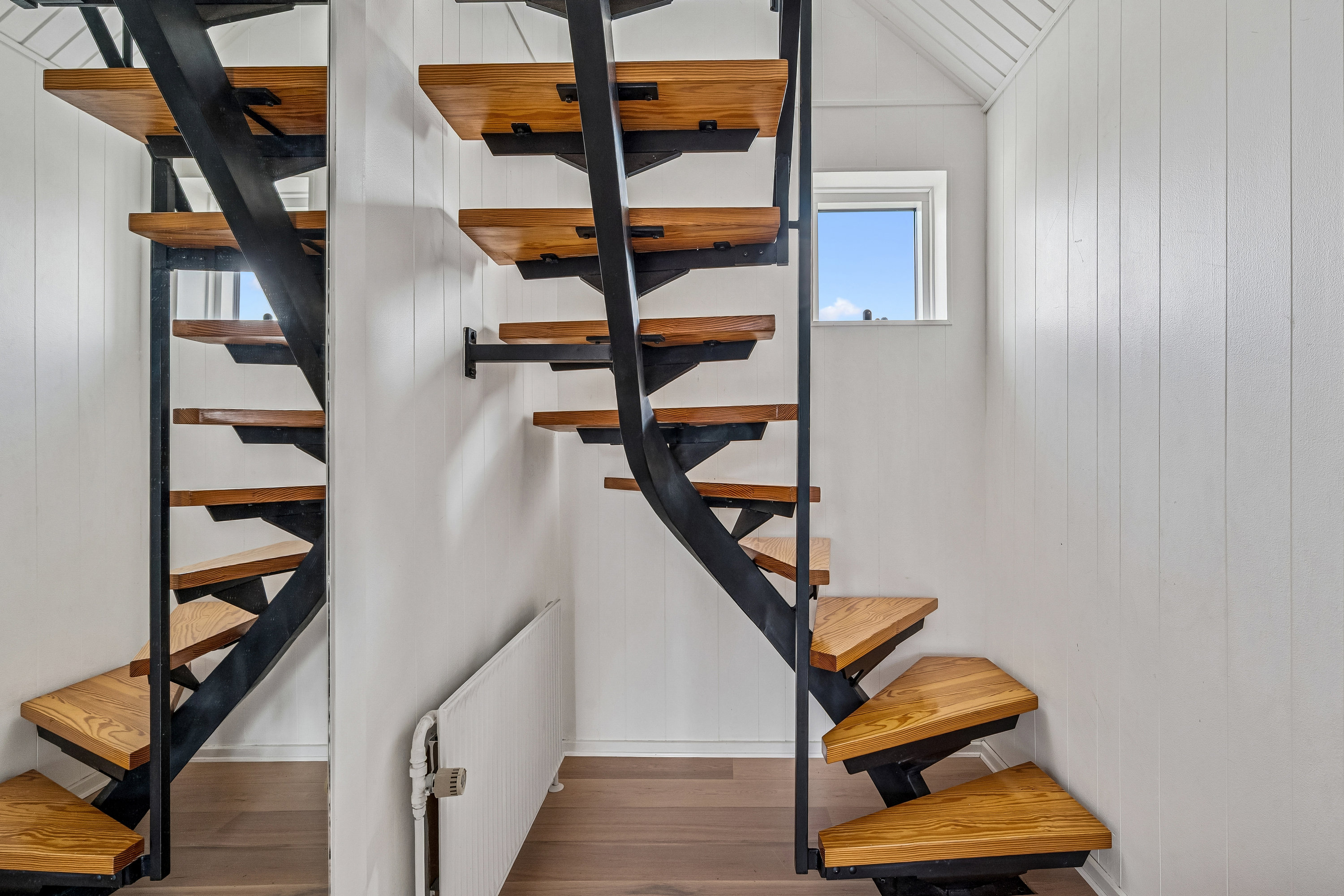 Fremhævet trappe billede i fuldskærmstilstand. Billede af Fuglsøvej 4, 8240 Risskov