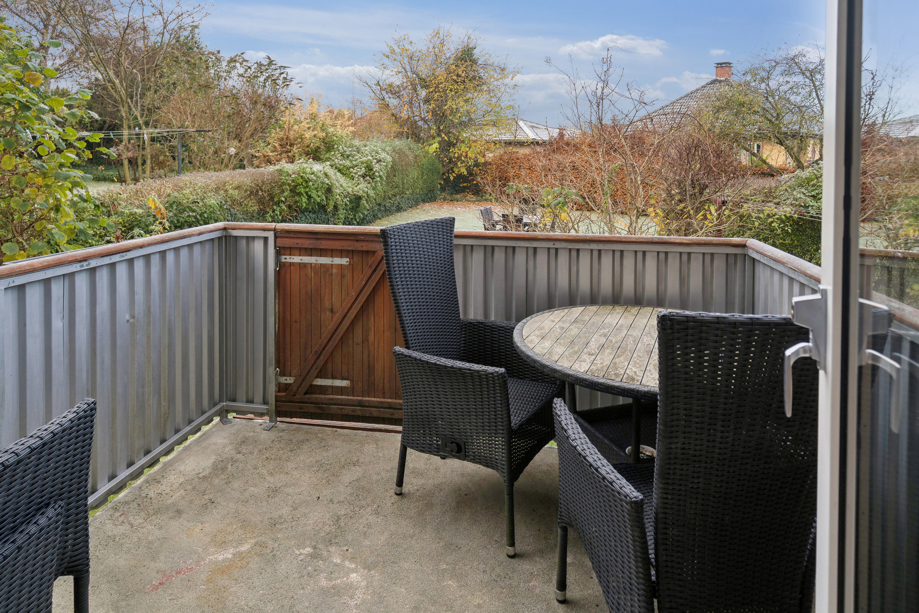 Miniaturebillede 1: altan. Billede af Holmehusvej 70, st.. tv., 5000 Odense C