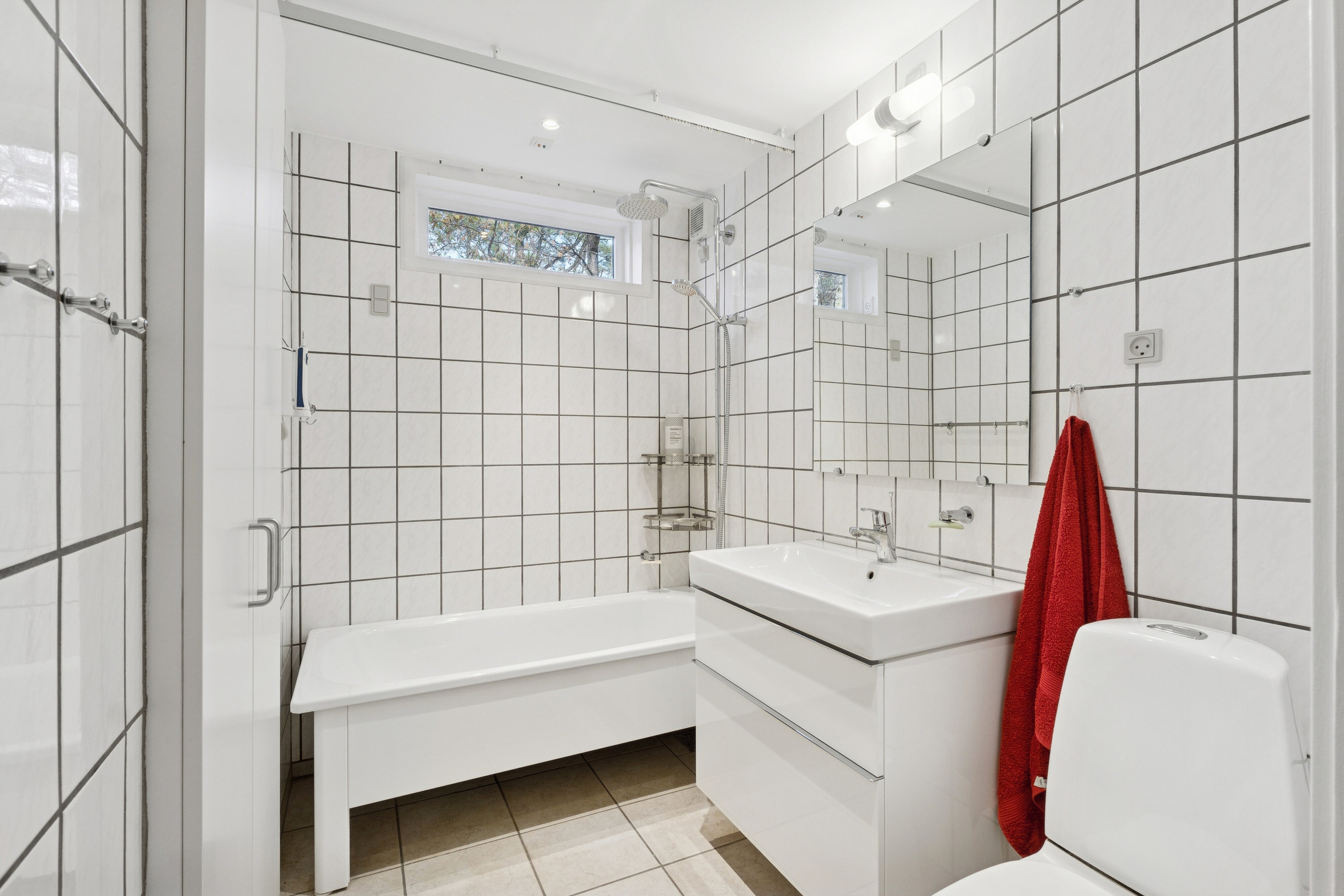 Fremhævet badeværelse billede i fuldskærmstilstand. Billede af Gyvelvej 1, Asserbo, 3300 Frederiksværk