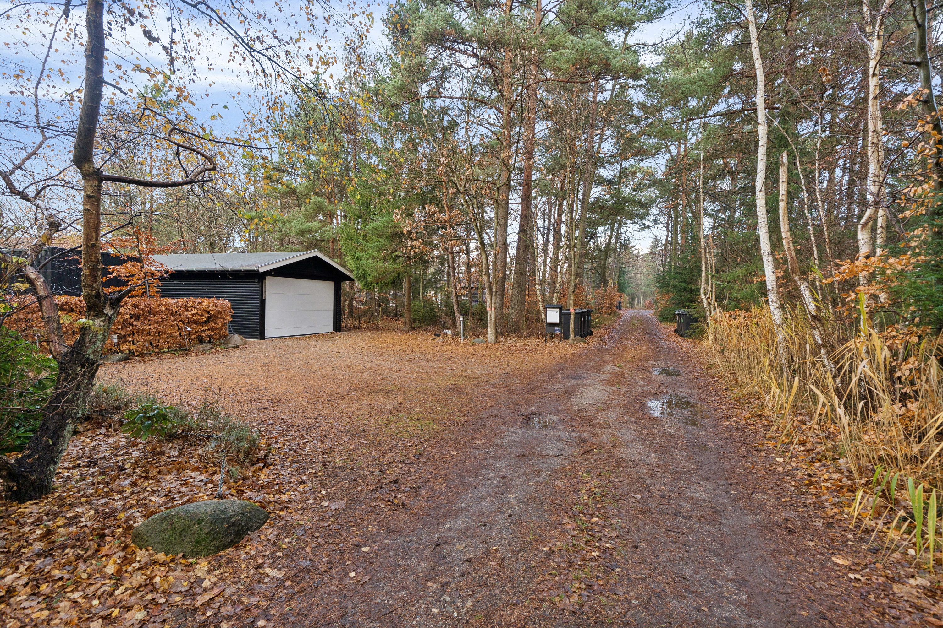 Fremhævet set fra vejen billede i fuldskærmstilstand. Billede af Gyvelvej 1, Asserbo, 3300 Frederiksværk