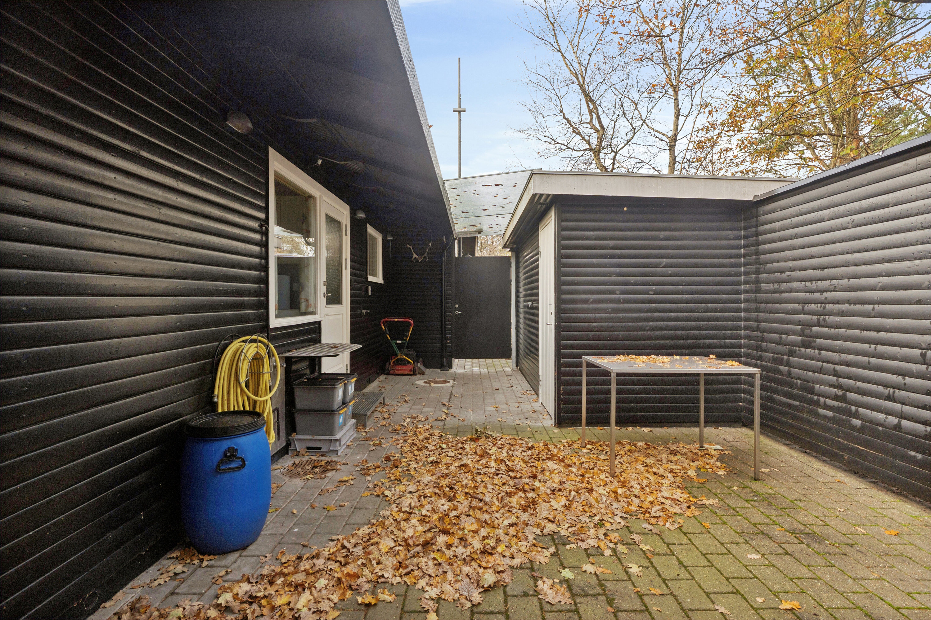 Fremhævet udendørs billede i fuldskærmstilstand. Billede af Gyvelvej 1, Asserbo, 3300 Frederiksværk