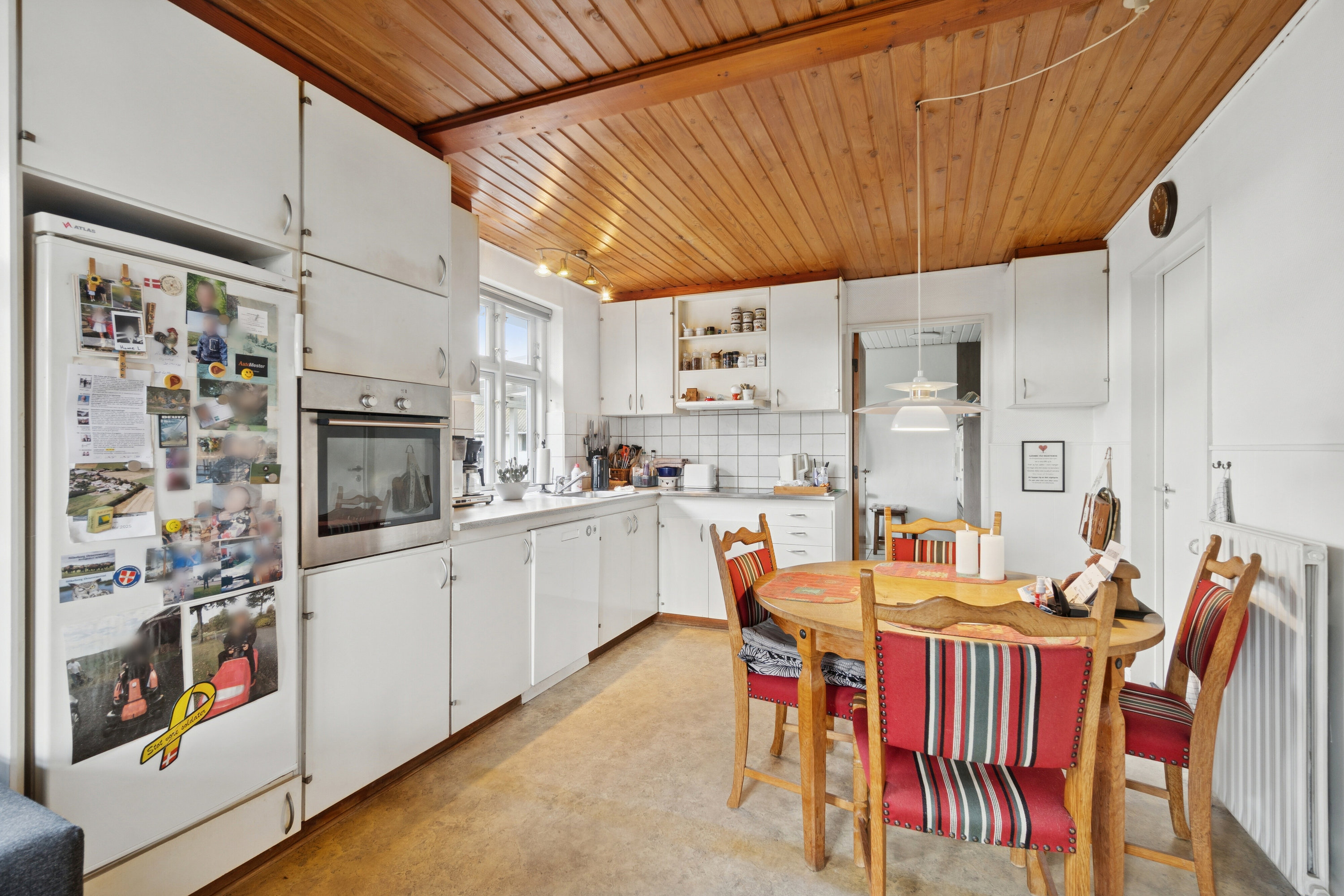 Fremhævet køkken billede i fuldskærmstilstand. Billede af Funder Kirkevej 9, 8600 Silkeborg