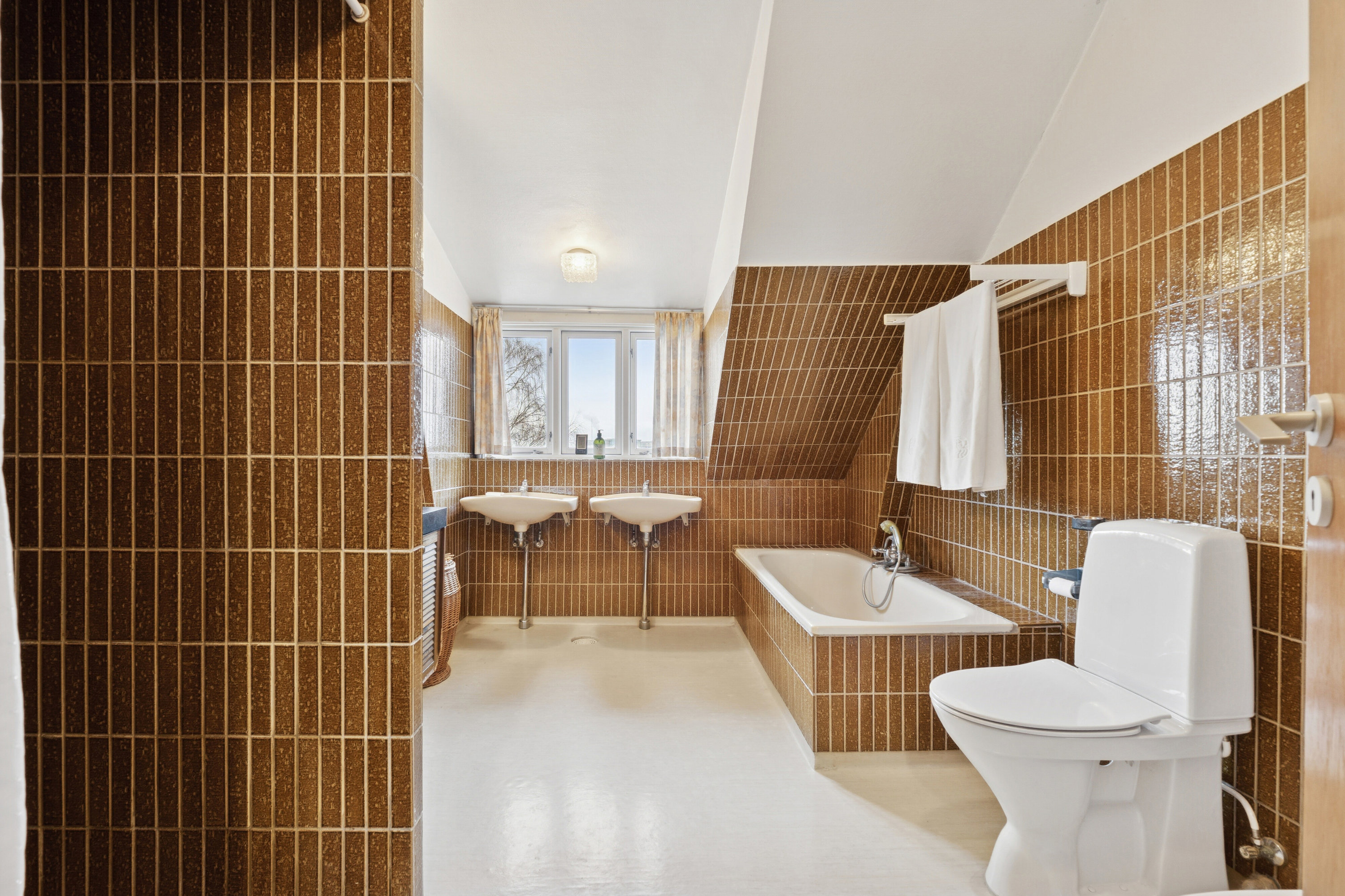 Fremhævet badeværelse billede i fuldskærmstilstand. Billede af Dyrehavevej 21, 5800 Nyborg