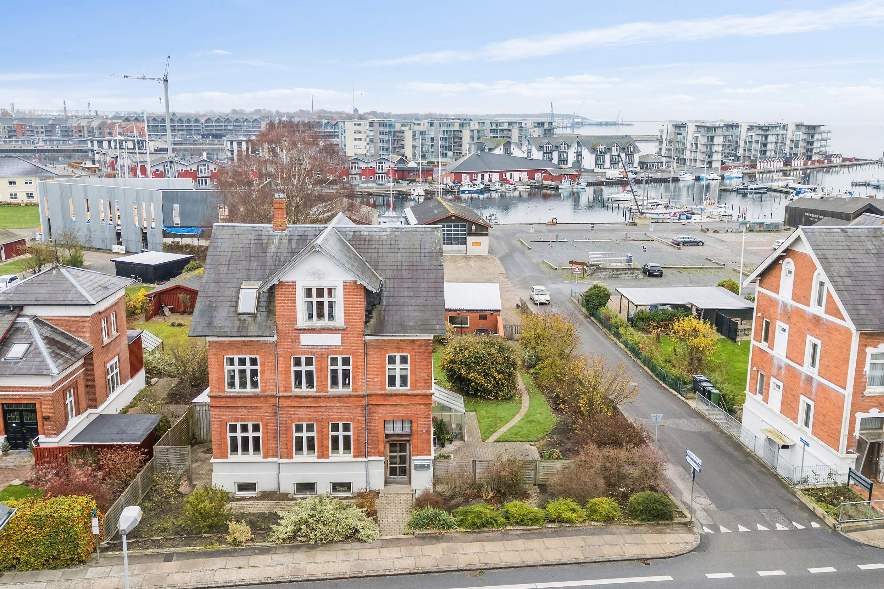 Fremhævet luftfoto billede i fuldskærmstilstand. Billede af Dyrehavevej 21, 5800 Nyborg