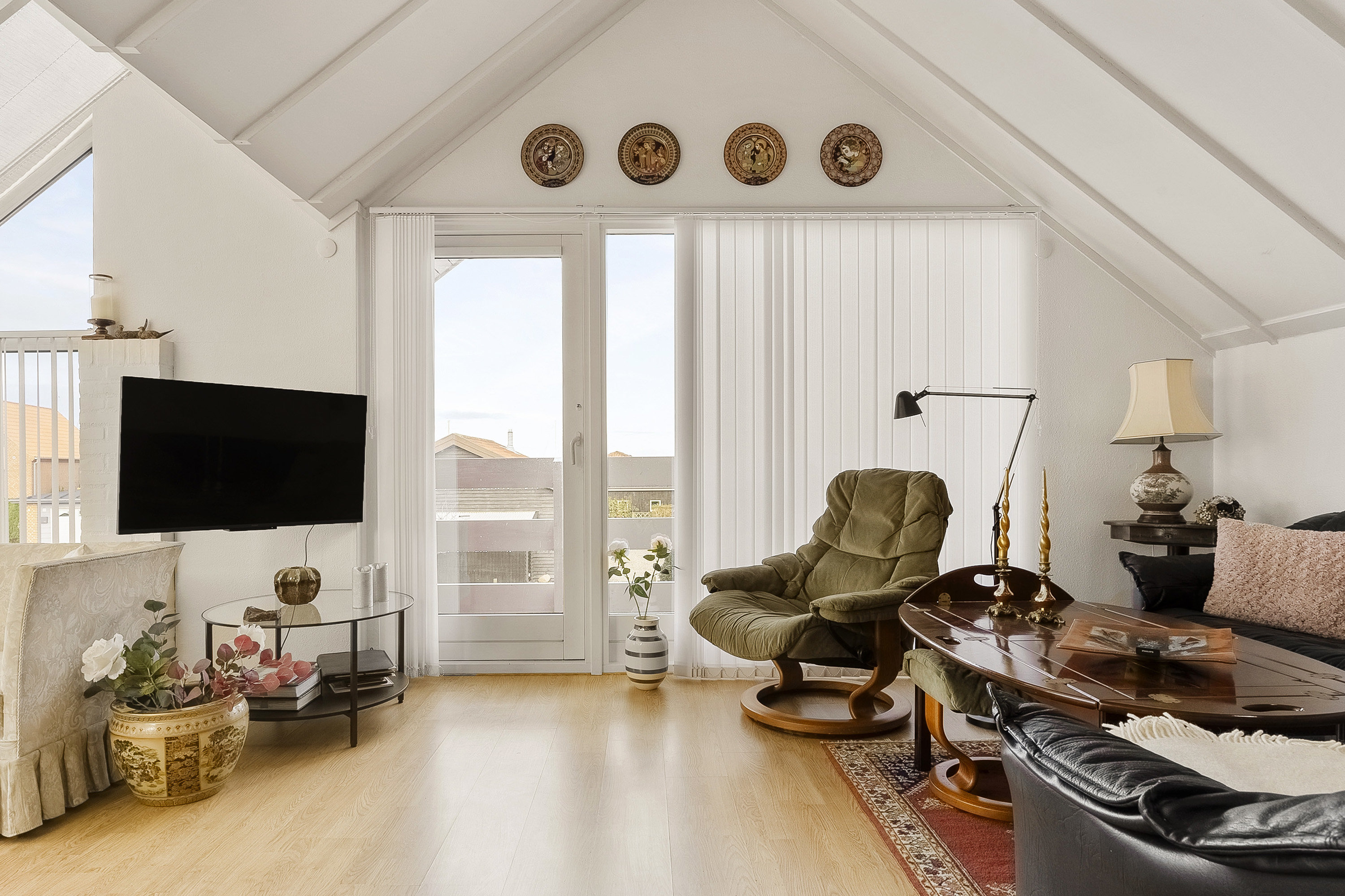 Fremhævet stue billede i fuldskærmstilstand. Billede af Strandvejen 1E, 7130 Juelsminde