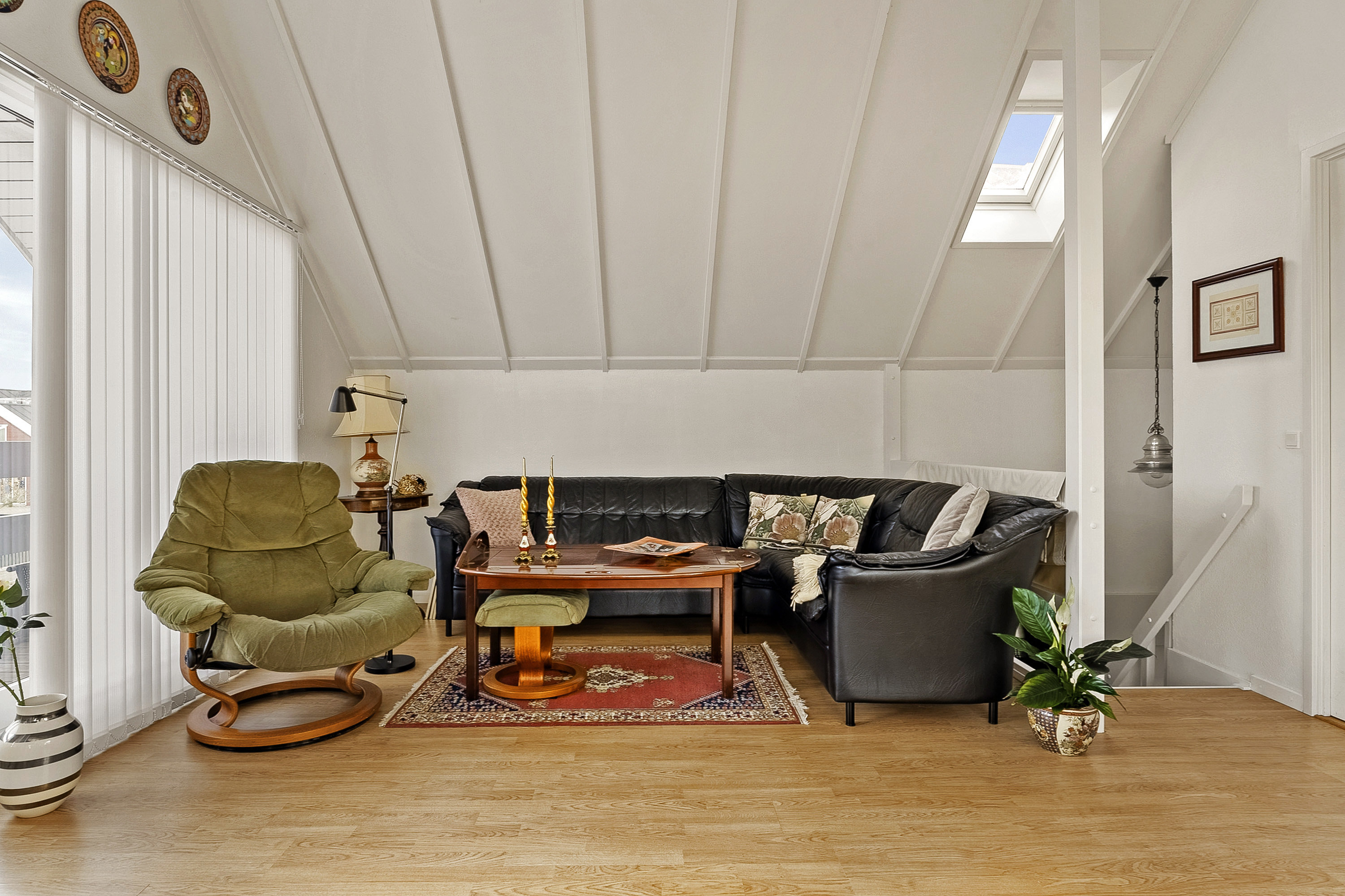 Fremhævet stue billede i fuldskærmstilstand. Billede af Strandvejen 1E, 7130 Juelsminde