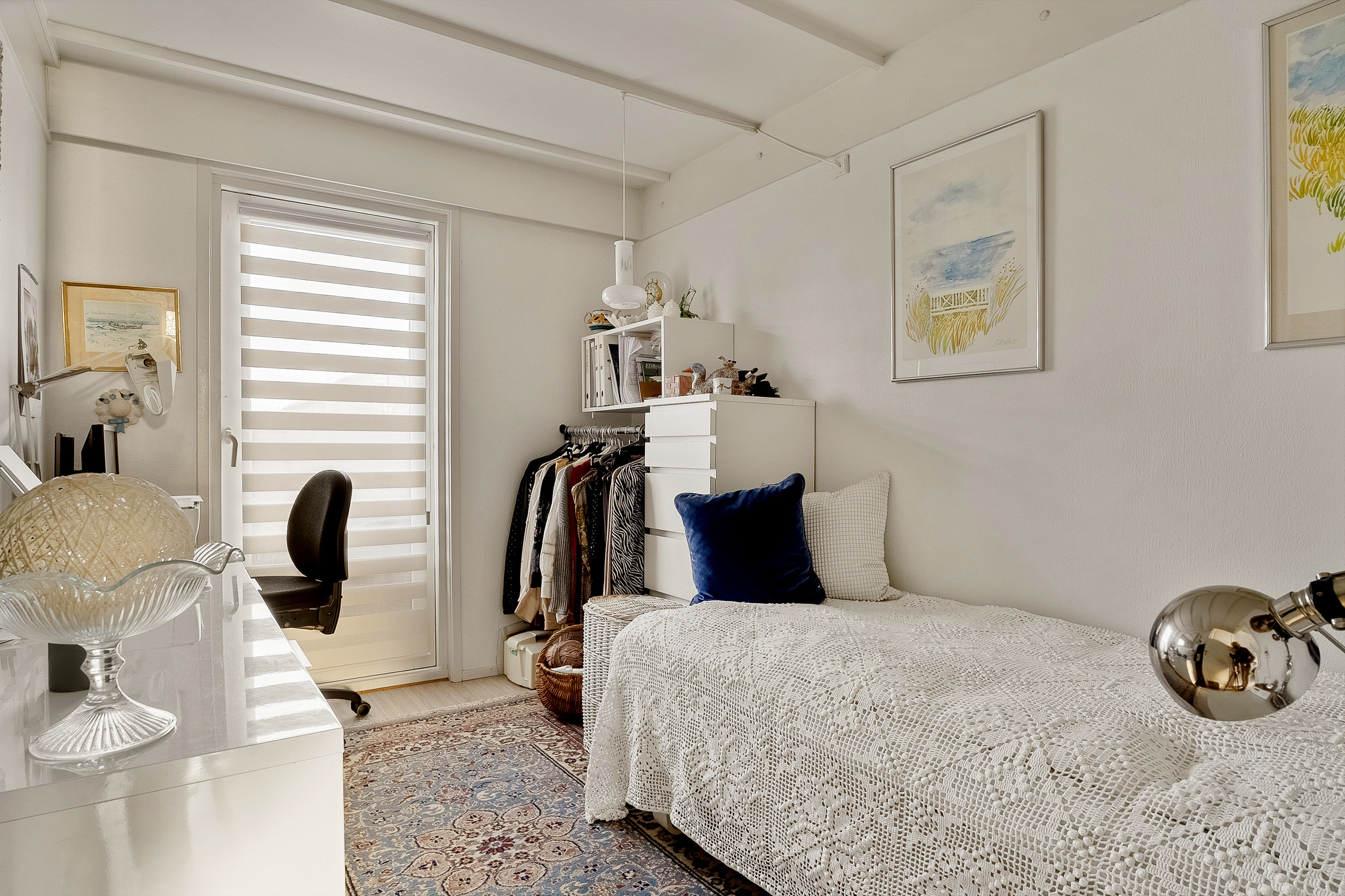 Fremhævet soveværelse billede i fuldskærmstilstand. Billede af Strandvejen 1E, 7130 Juelsminde