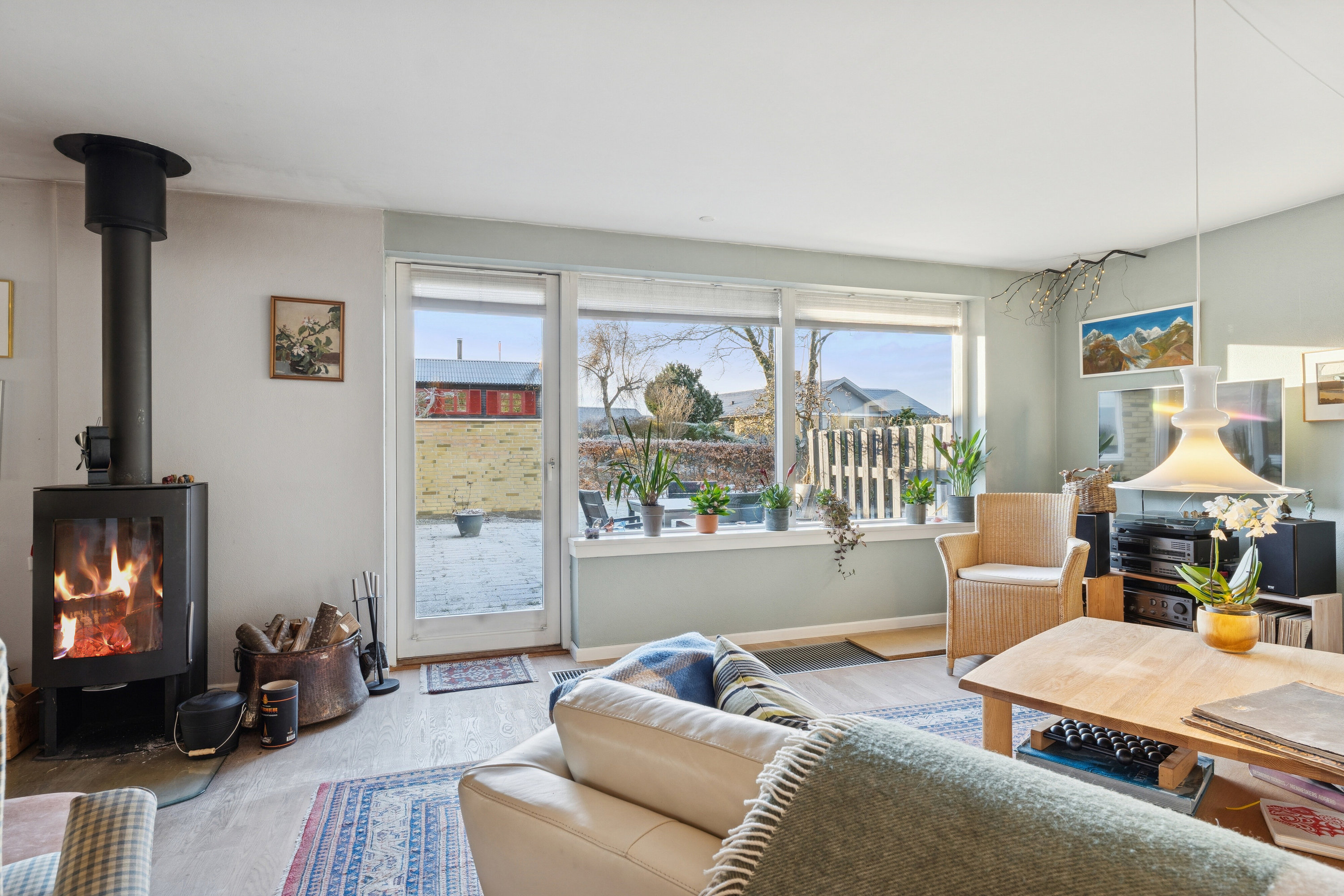 Fremhævet stue billede i fuldskærmstilstand. Billede af Kærvænget 11, Astrup, 9800 Hjørring