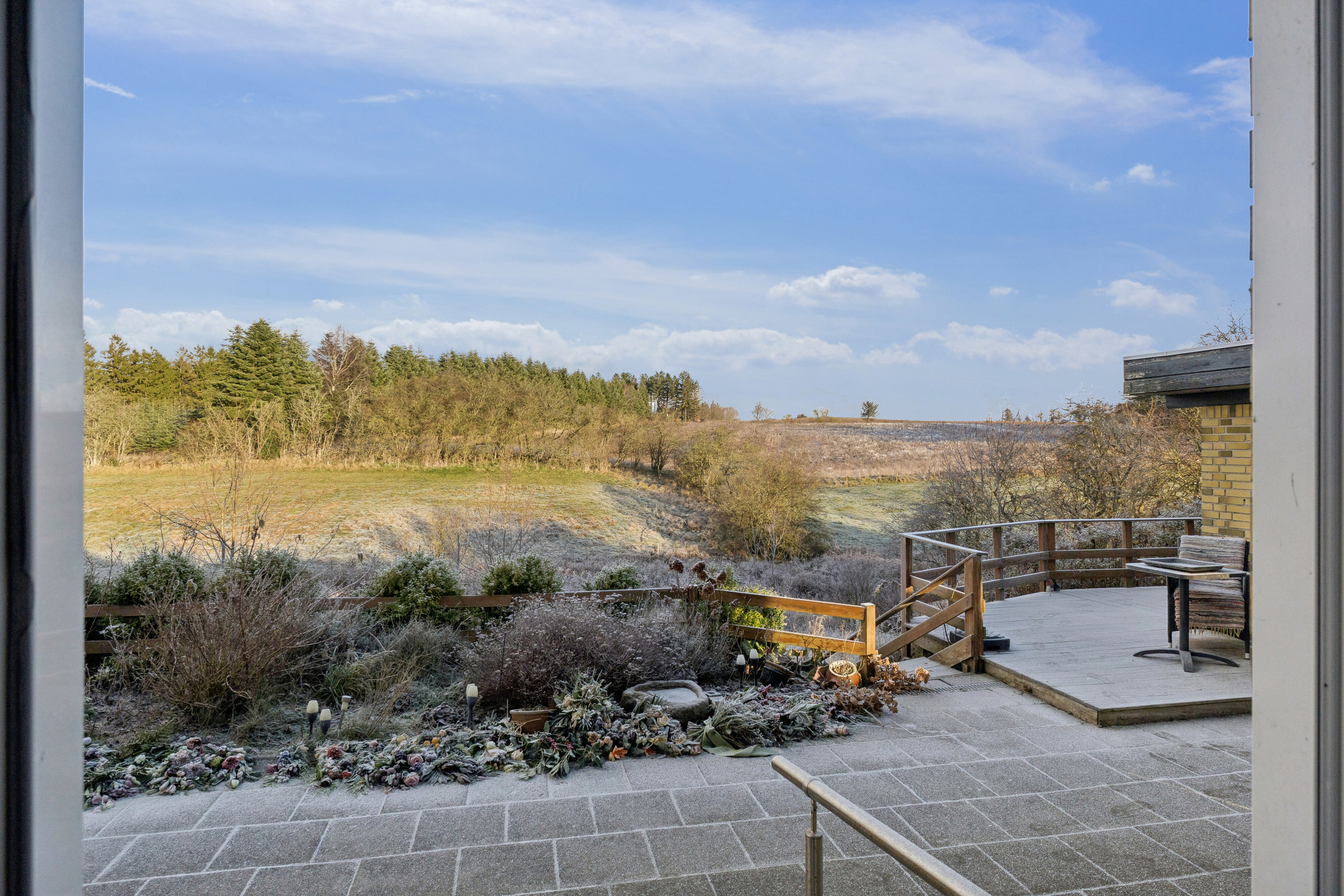 Fremhævet terrasse billede i fuldskærmstilstand. Billede af Kærvænget 11, Astrup, 9800 Hjørring