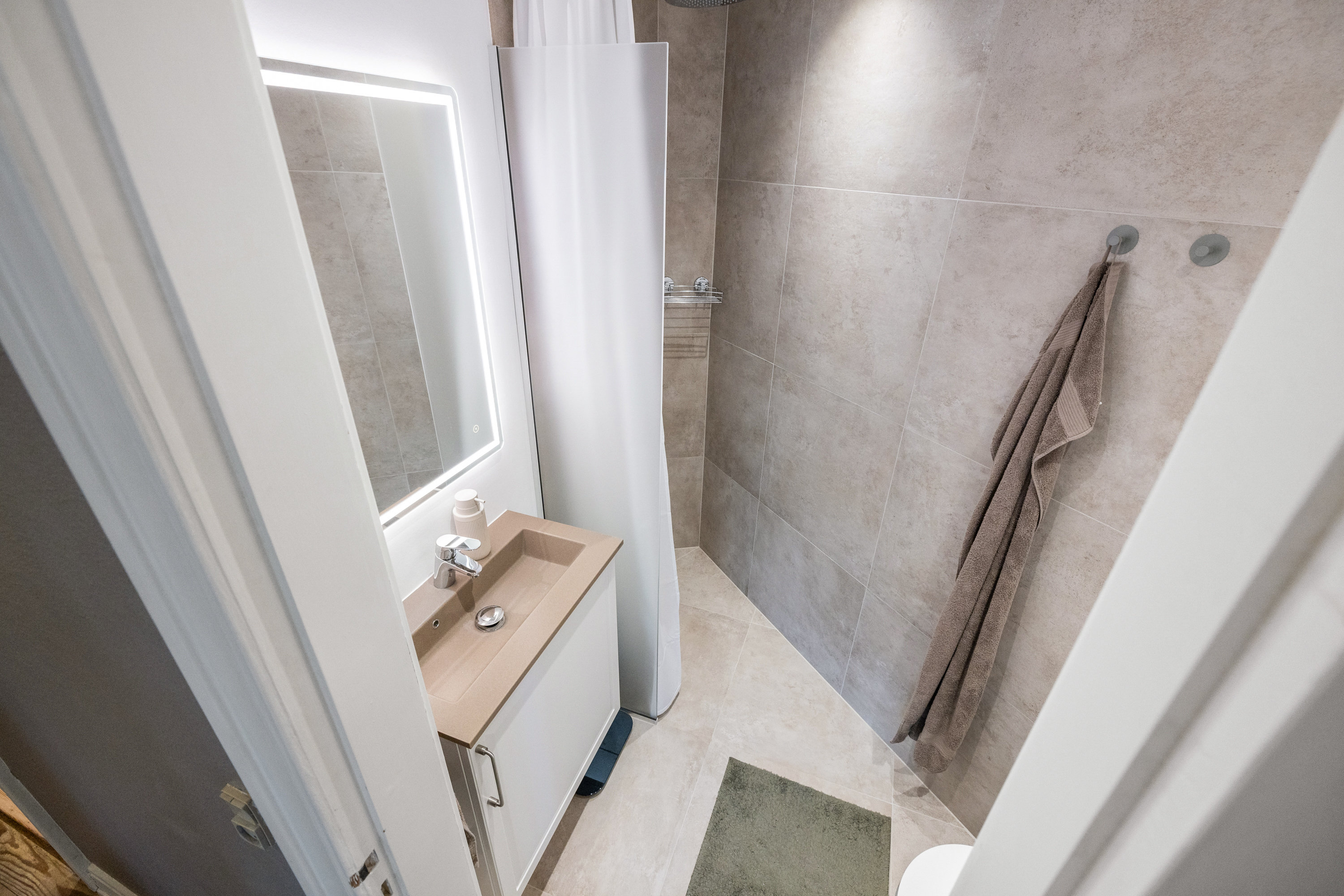 Fremhævet badeværelse billede i fuldskærmstilstand. Billede af Fredensvej 2, 2. th., 8260 Viby J