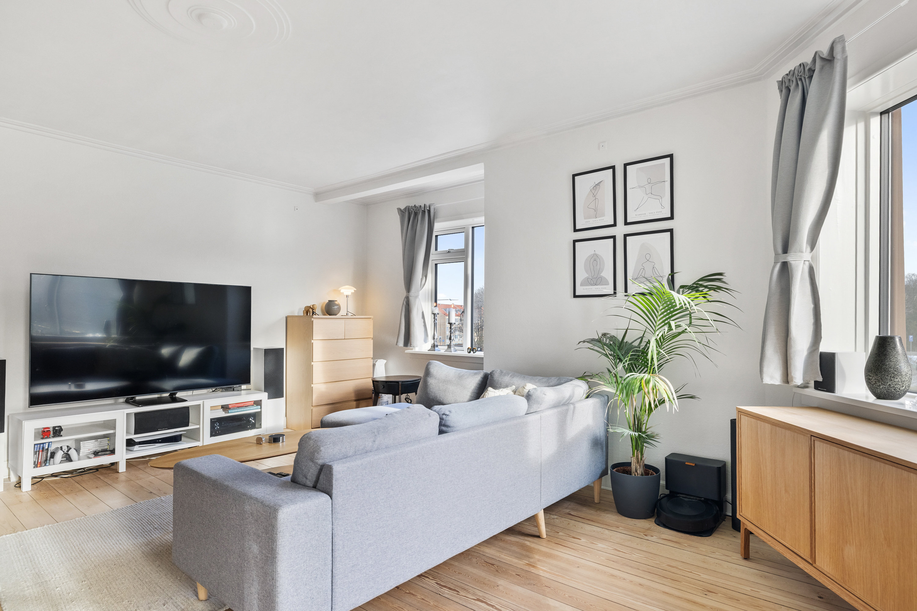 Fremhævet stue billede i fuldskærmstilstand. Billede af Fredensvej 2, 2. th., 8260 Viby J