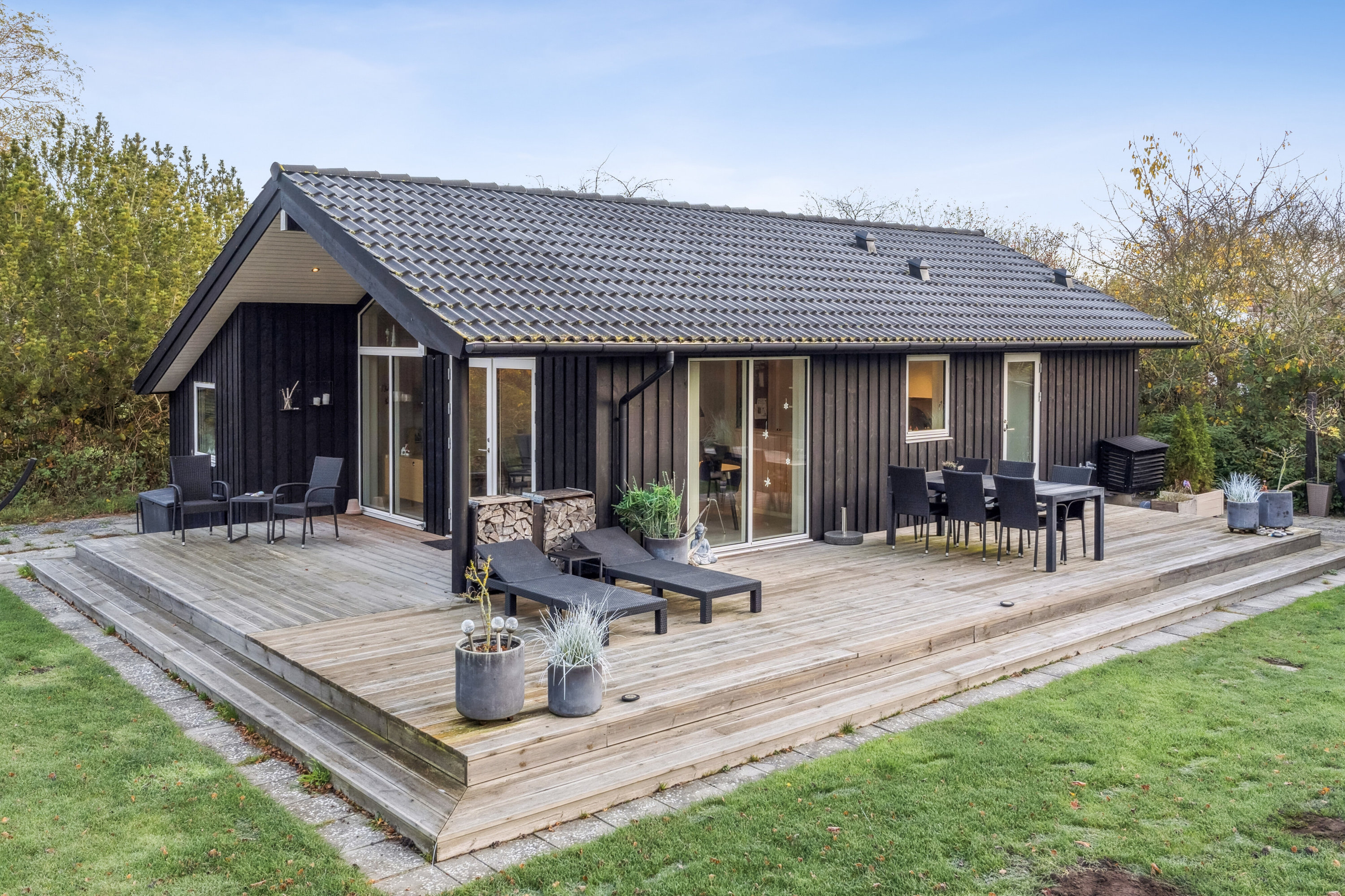 Fremhævet set fra haven billede i fuldskærmstilstand. Billede af Østre Strand 131, Kobæk, 4230 Skælskør