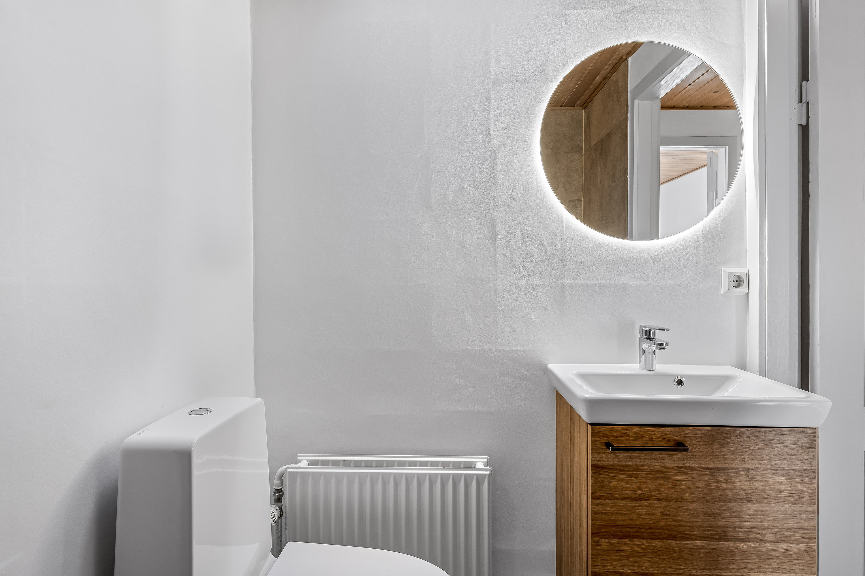 Fremhævet toilet billede i fuldskærmstilstand. Billede af Nørrevej 58, 6280 Højer