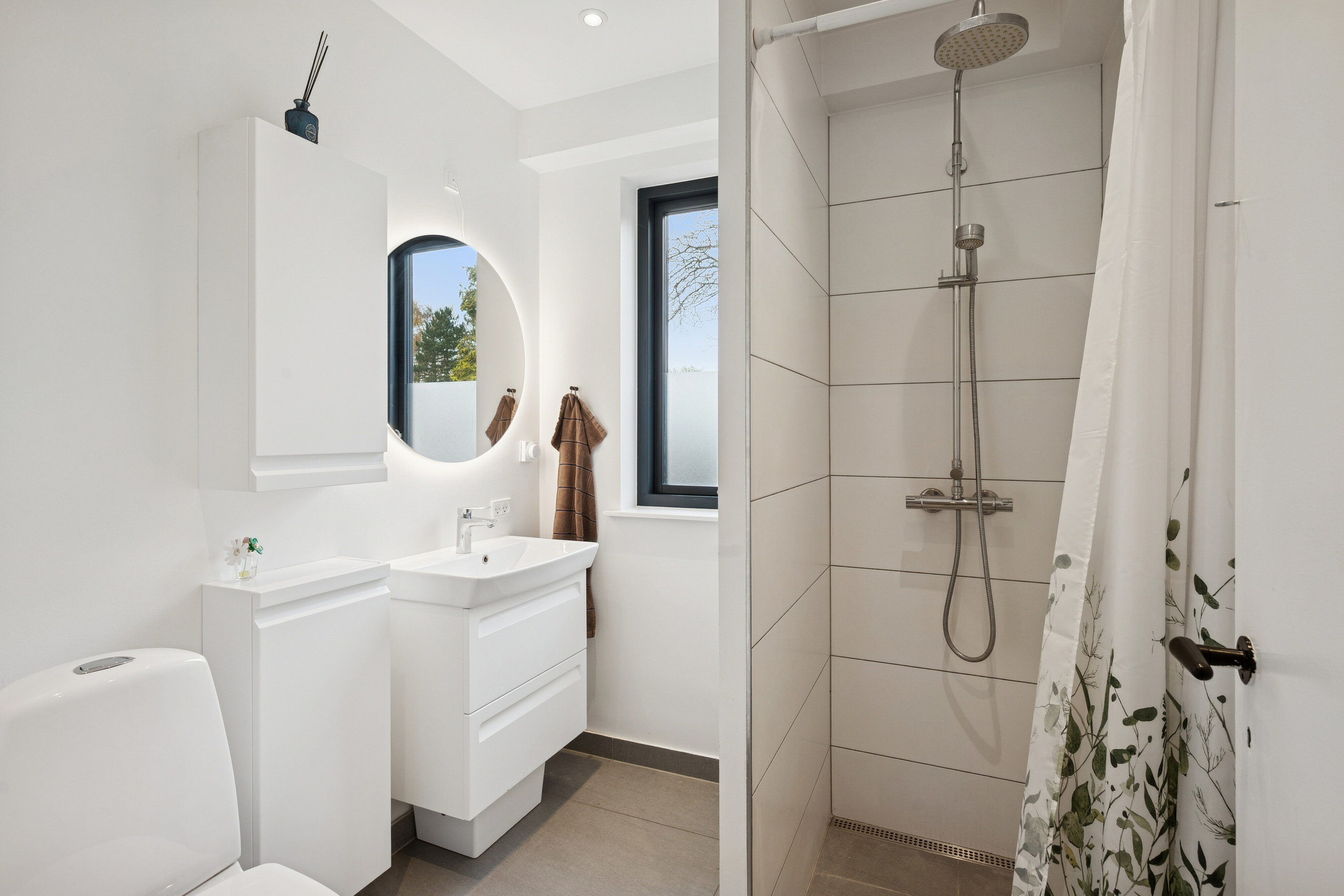 Fremhævet badeværelse billede i fuldskærmstilstand. Billede af Stjernevangen 3, 2600 Glostrup