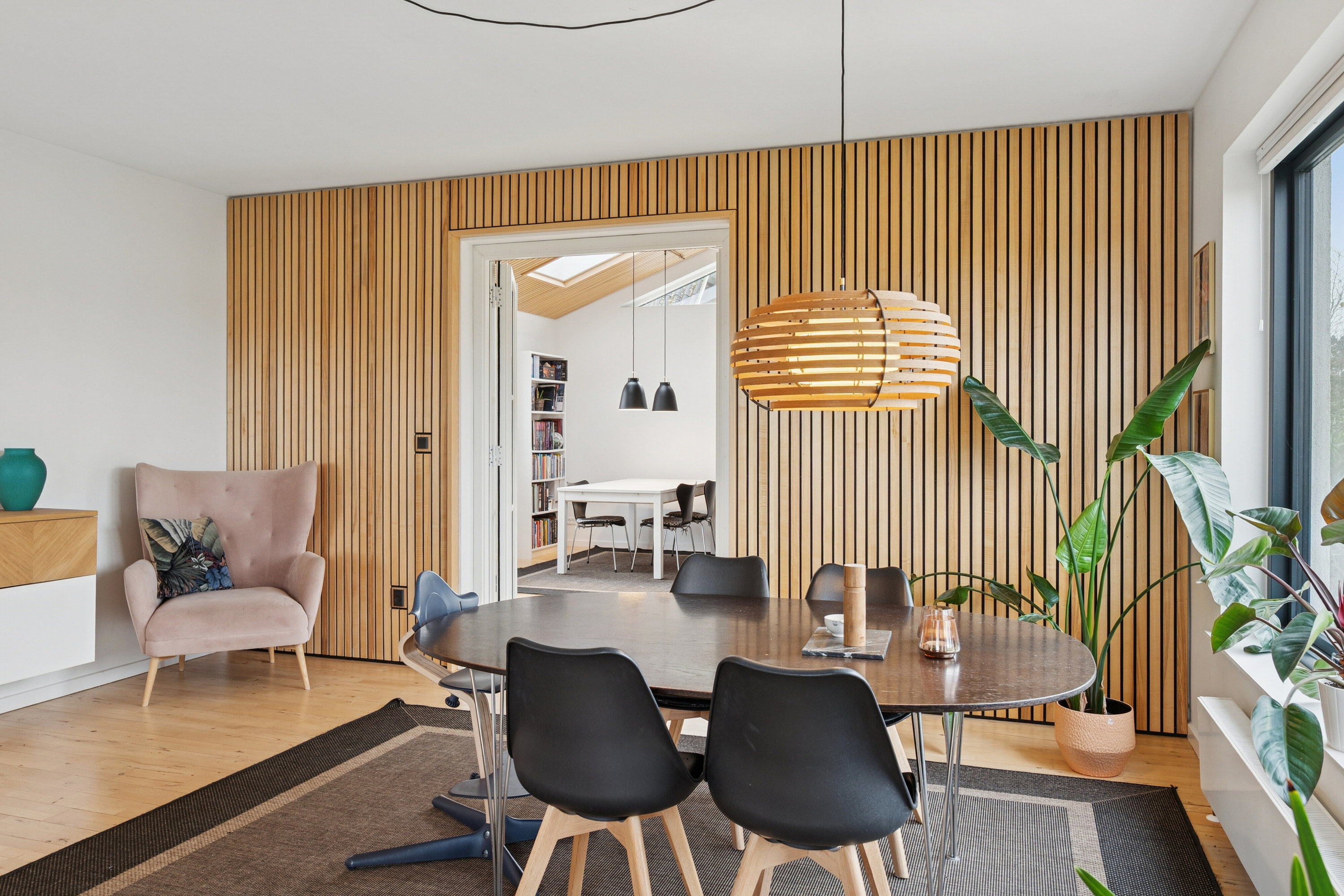 Fremhævet spisestue billede i fuldskærmstilstand. Billede af Stjernevangen 3, 2600 Glostrup