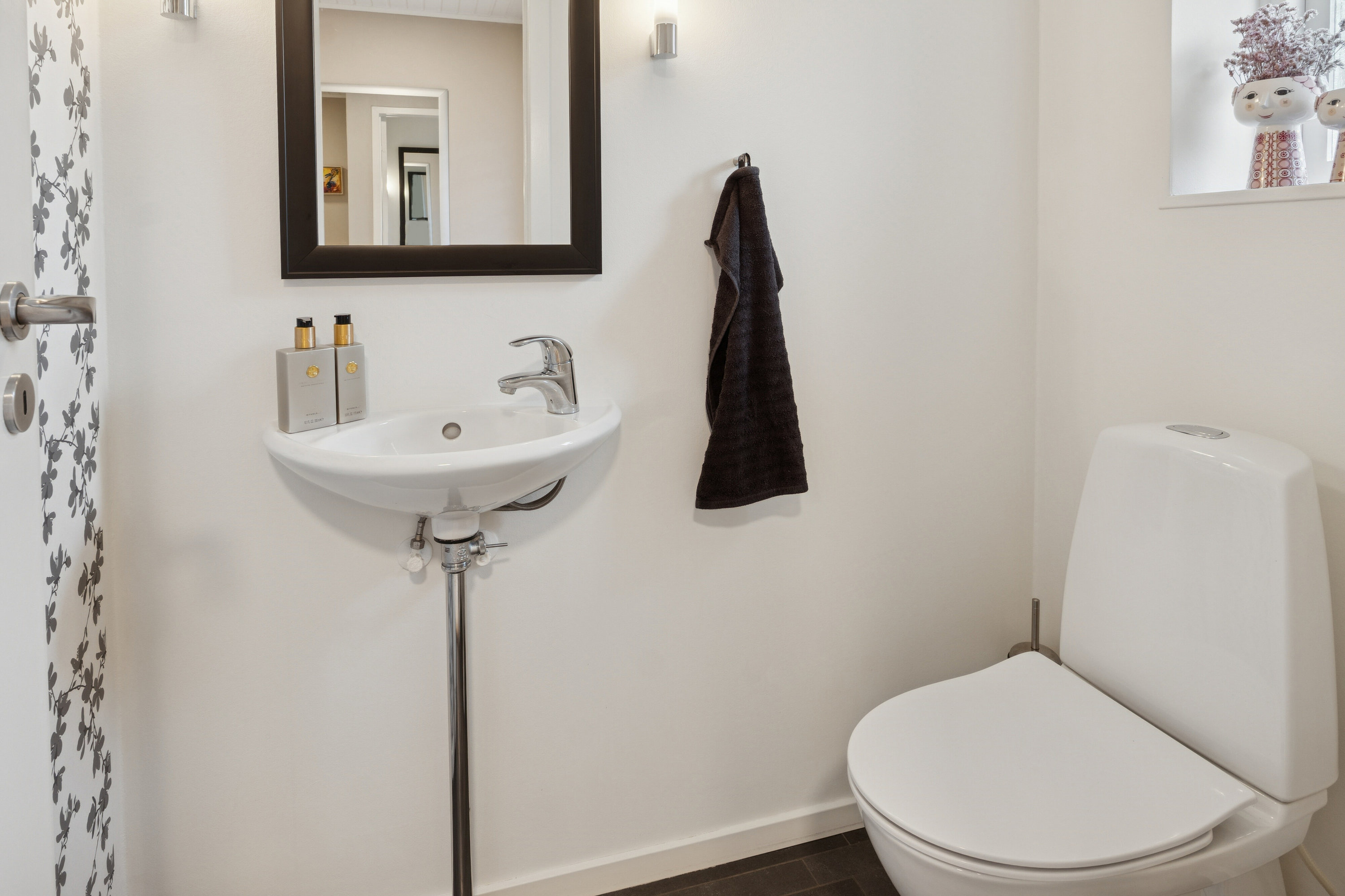 Fremhævet badeværelse billede i fuldskærmstilstand. Billede af Vingeager 9, 2600 Glostrup