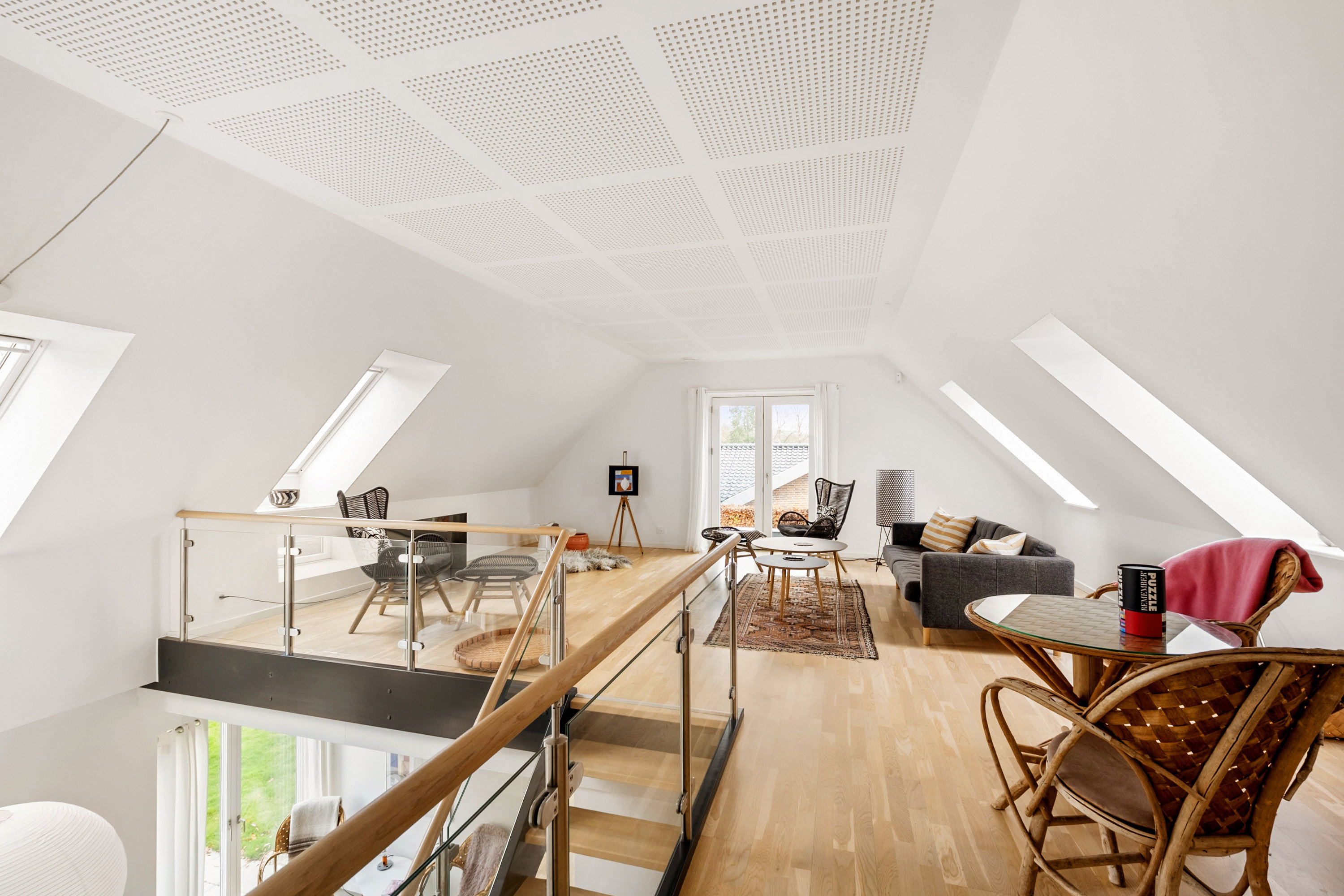 Fremhævet stue billede i fuldskærmstilstand. Billede af Skovkrogen 8, 3450 Allerød