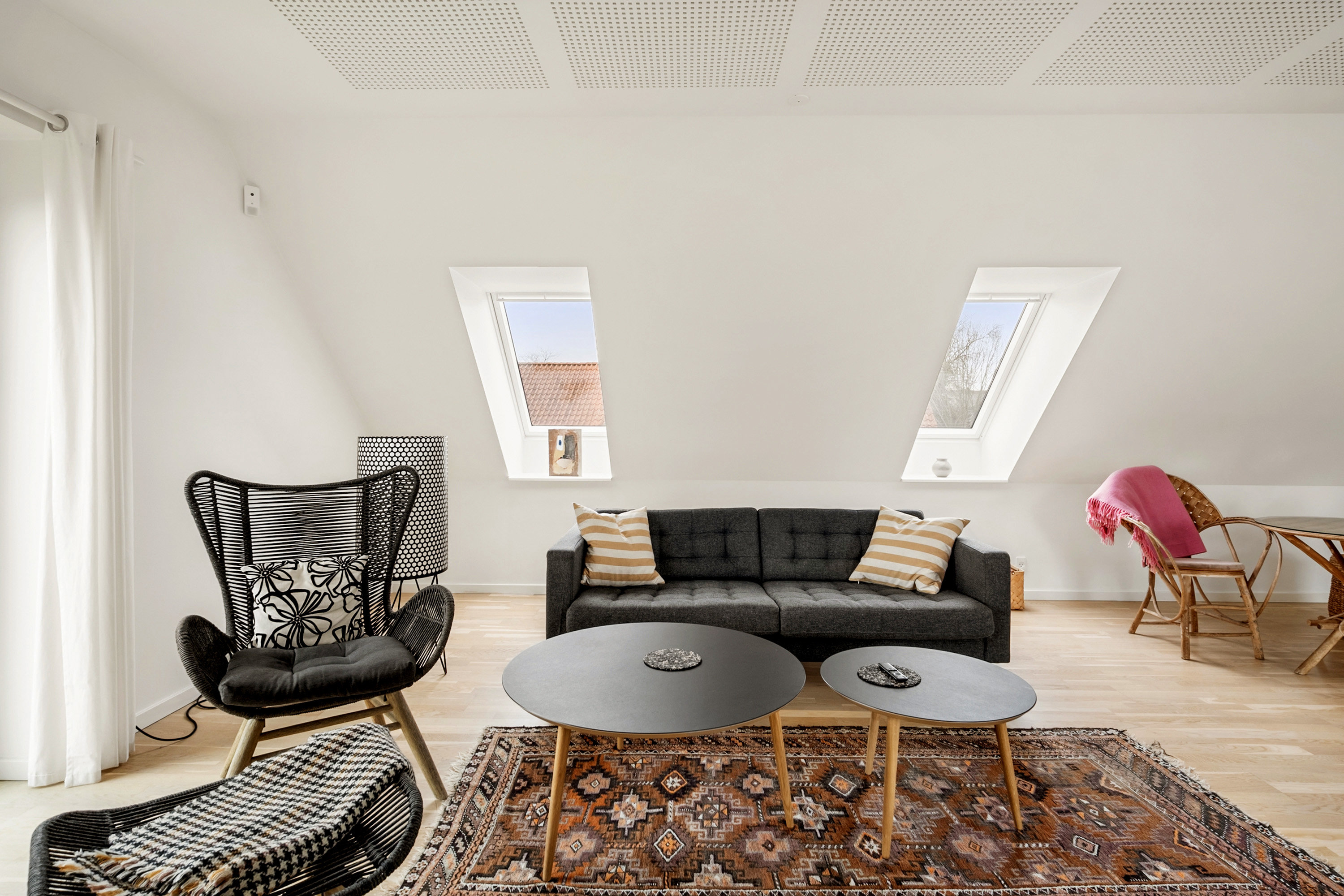 Fremhævet stue billede i fuldskærmstilstand. Billede af Skovkrogen 8, 3450 Allerød