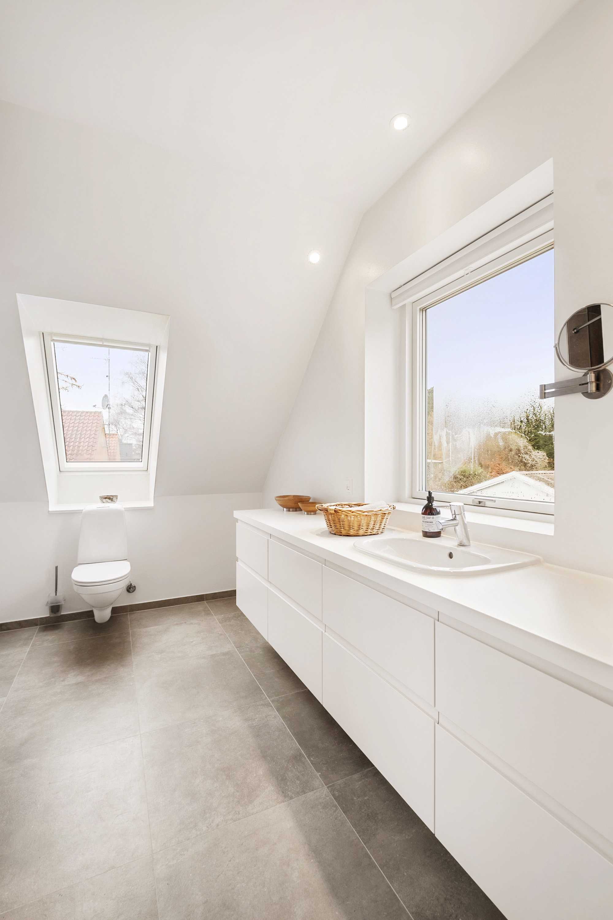 Fremhævet badeværelse billede i fuldskærmstilstand. Billede af Skovkrogen 8, 3450 Allerød