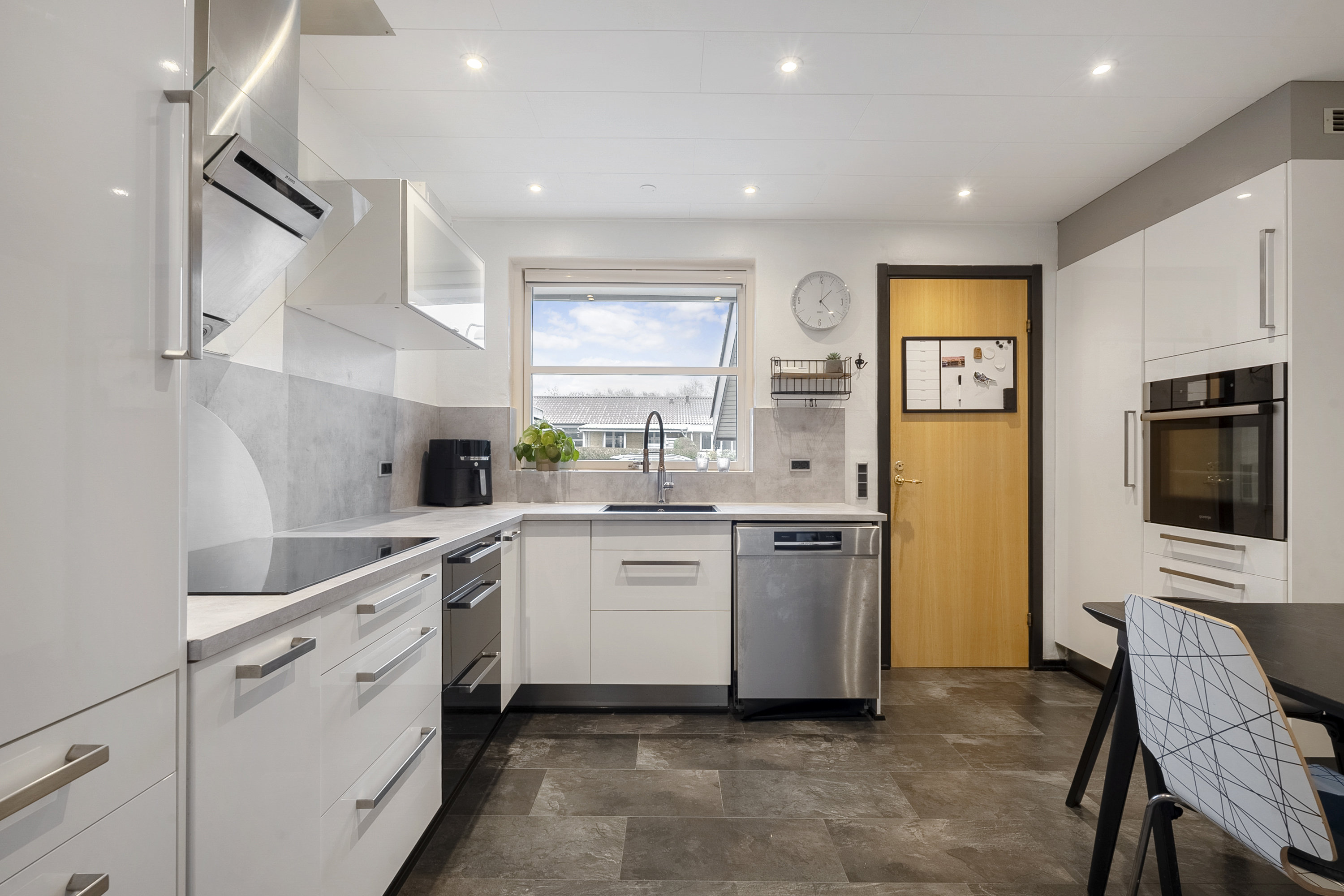 Fremhævet køkken billede i fuldskærmstilstand. Billede af Holkebjergvænget 21, Sanderum, 5250 Odense SV