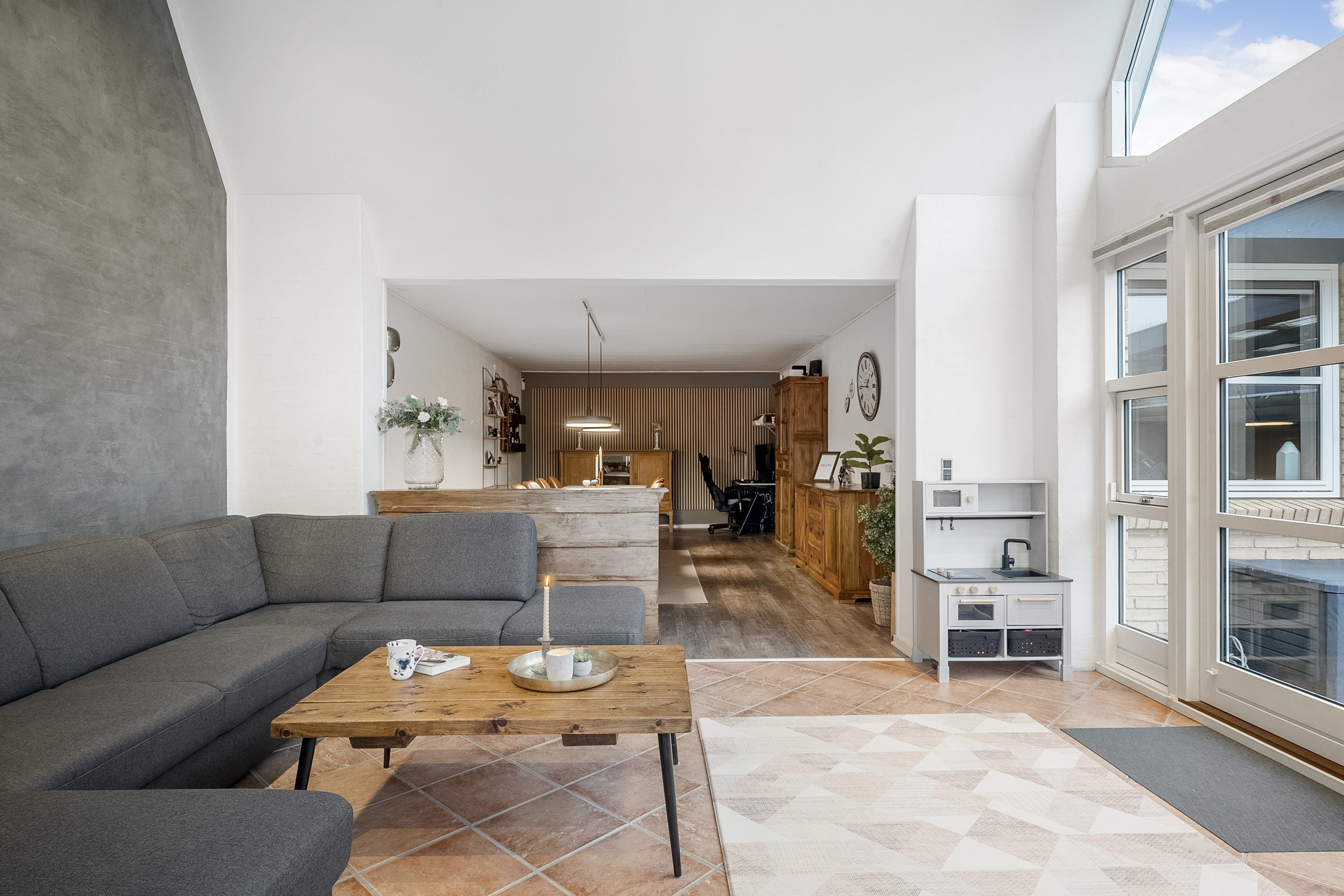 Fremhævet stue billede i fuldskærmstilstand. Billede af Holkebjergvænget 21, Sanderum, 5250 Odense SV