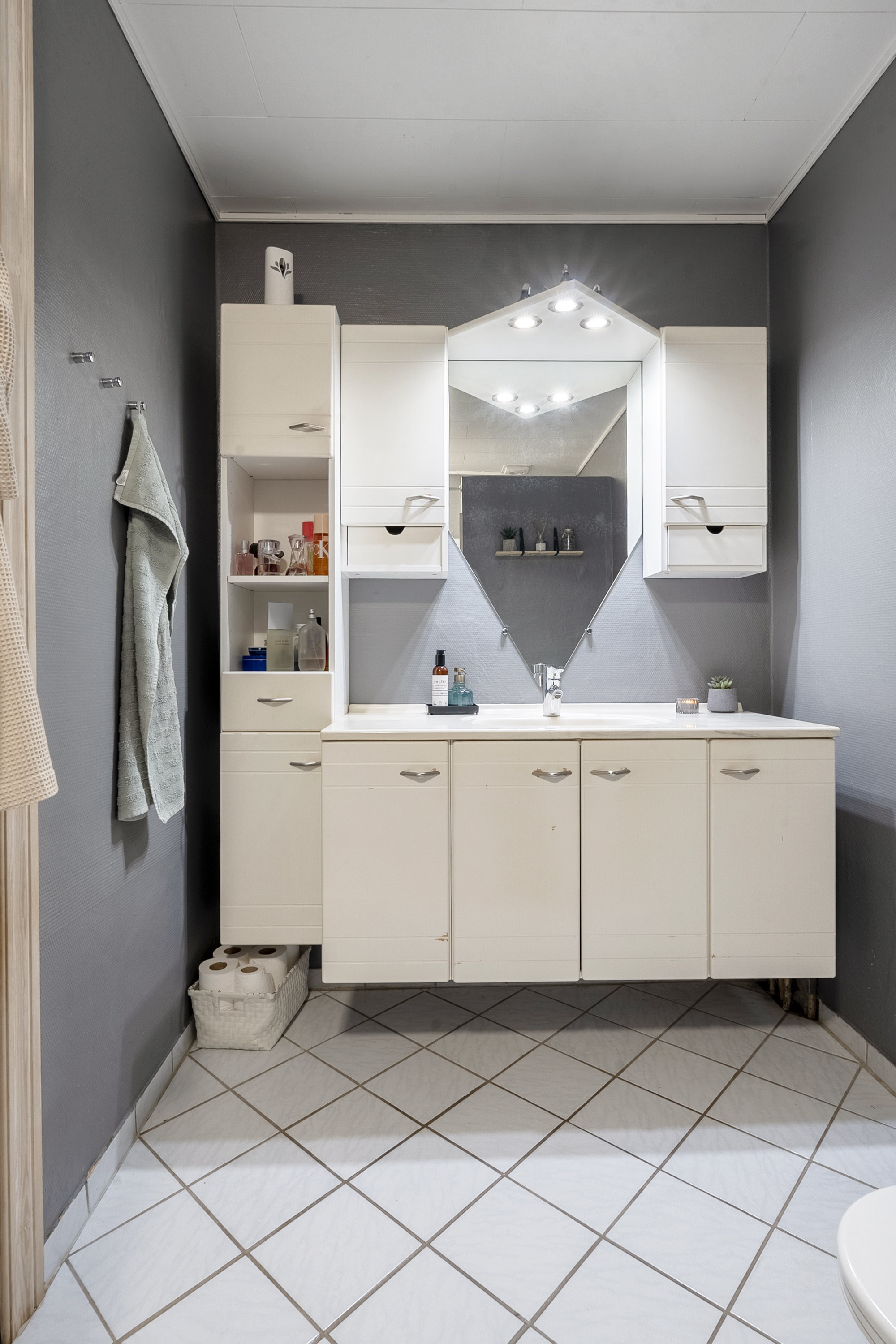 Fremhævet badeværelse billede i fuldskærmstilstand. Billede af Holkebjergvænget 21, Sanderum, 5250 Odense SV