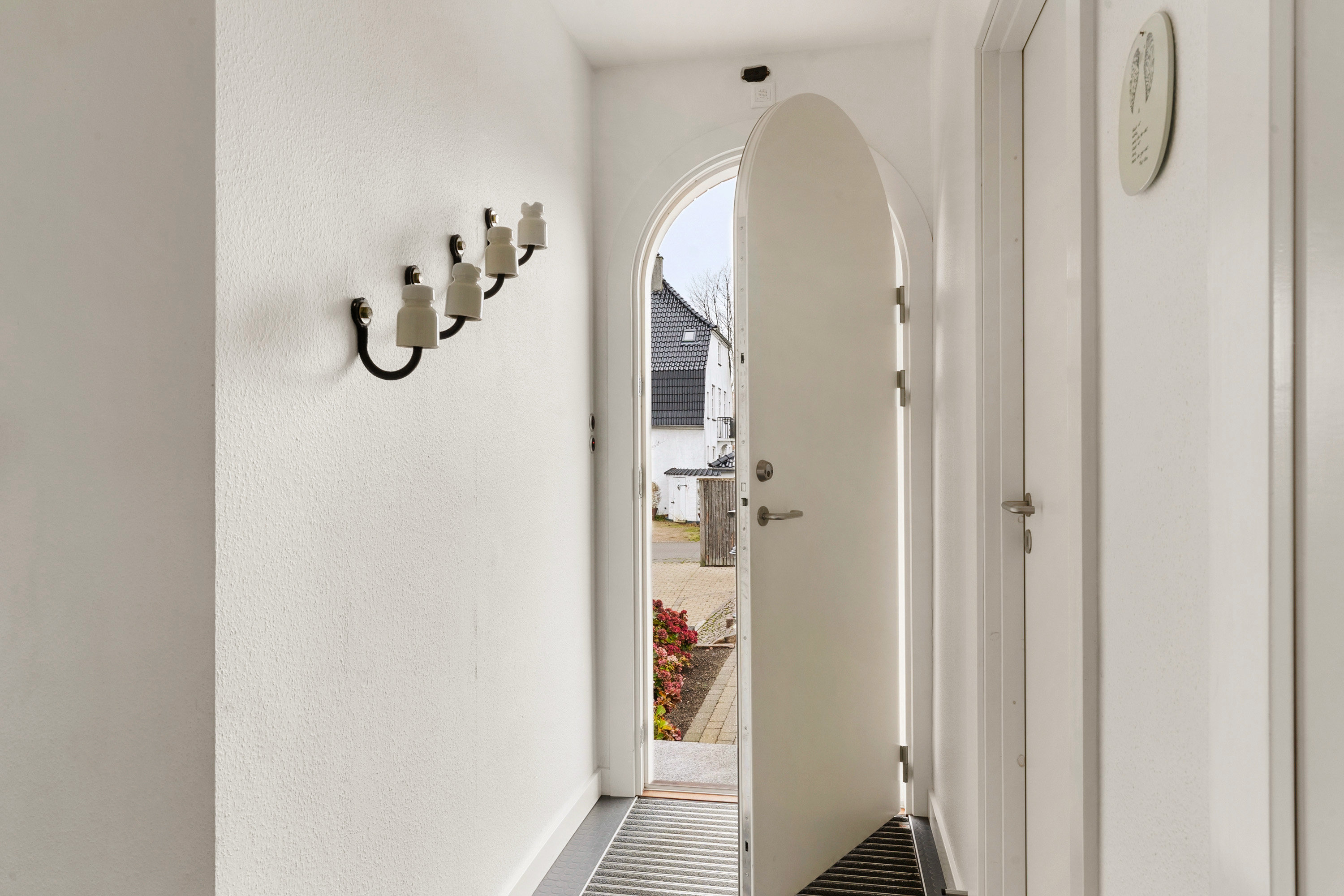 Fremhævet entré billede i fuldskærmstilstand. Billede af Gammel Køge Landevej 759, 2660 Brøndby Strand