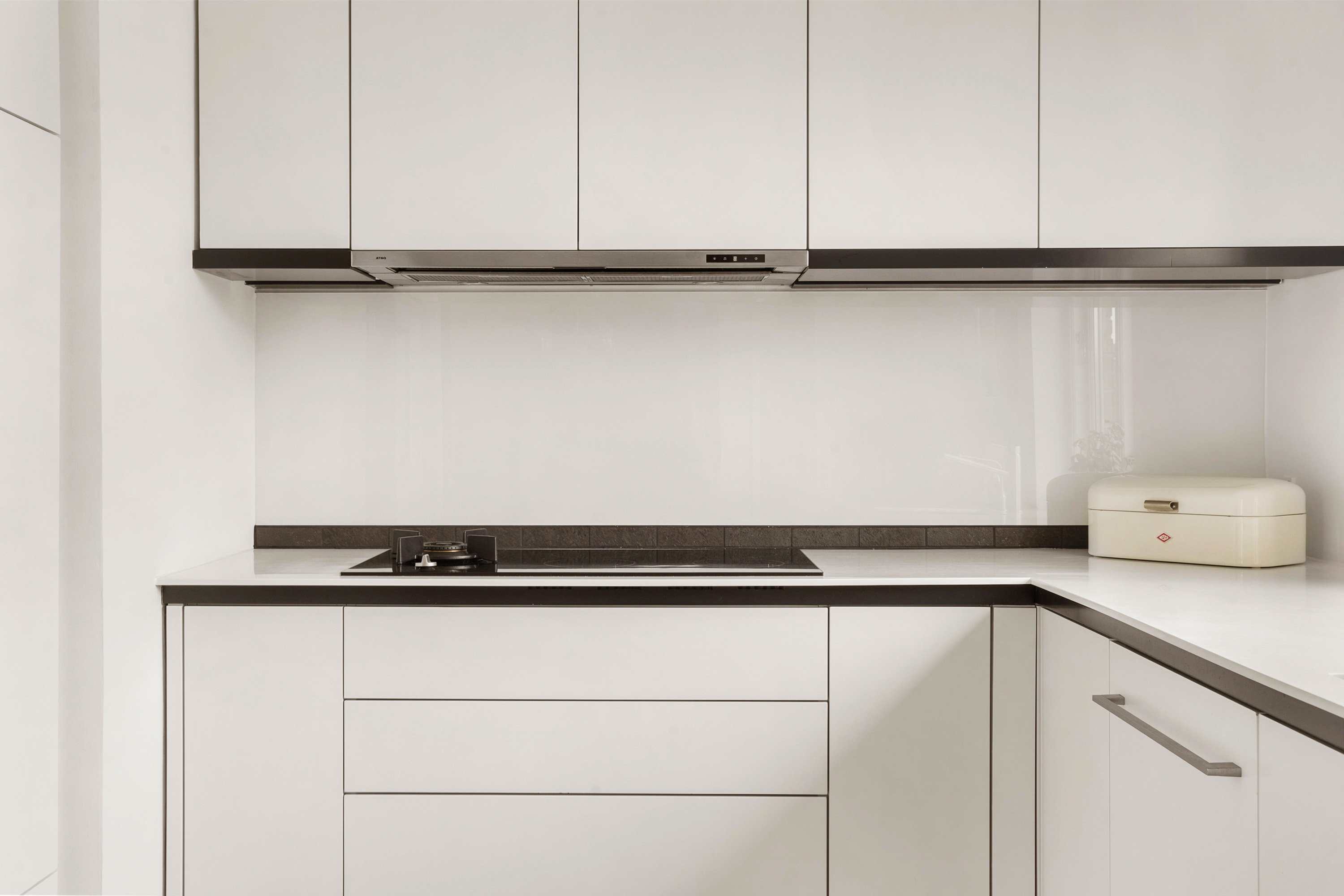 Fremhævet køkken billede i fuldskærmstilstand. Billede af Gammel Køge Landevej 759, 2660 Brøndby Strand