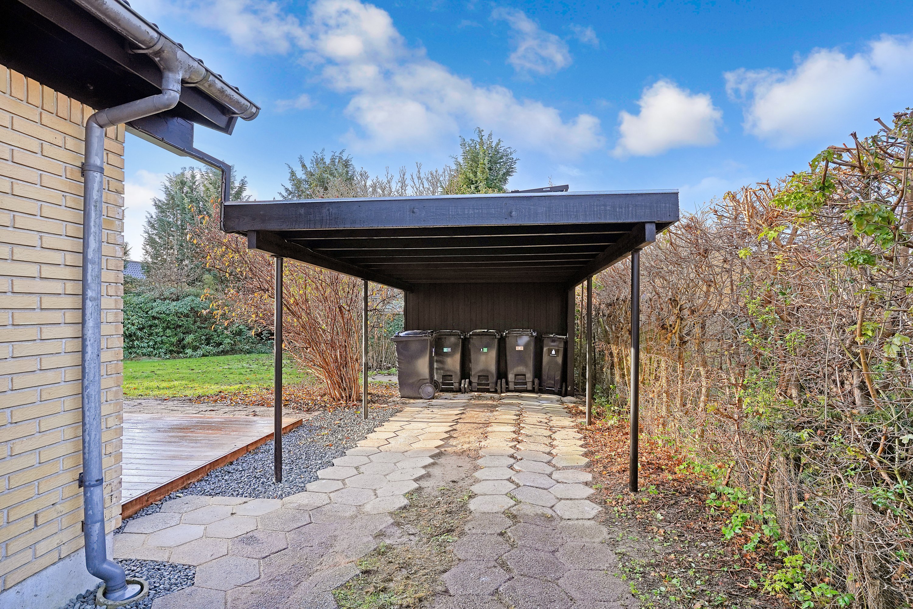 Fremhævet carport billede i fuldskærmstilstand. Billede af Fyrrevænget 7, 3520 Farum