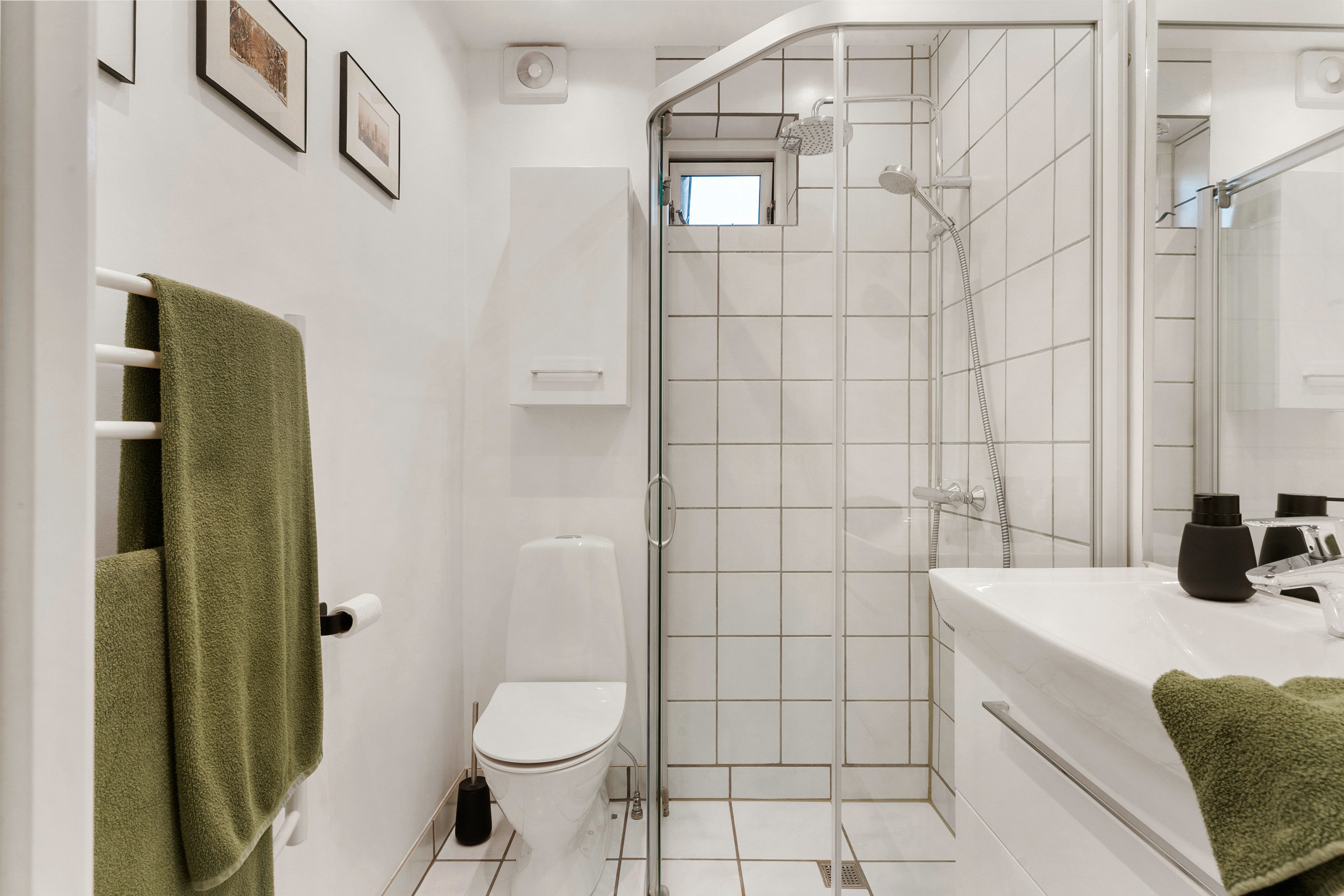 Fremhævet badeværelse billede i fuldskærmstilstand. Billede af Gammel Køge Landevej 759, 2660 Brøndby Strand