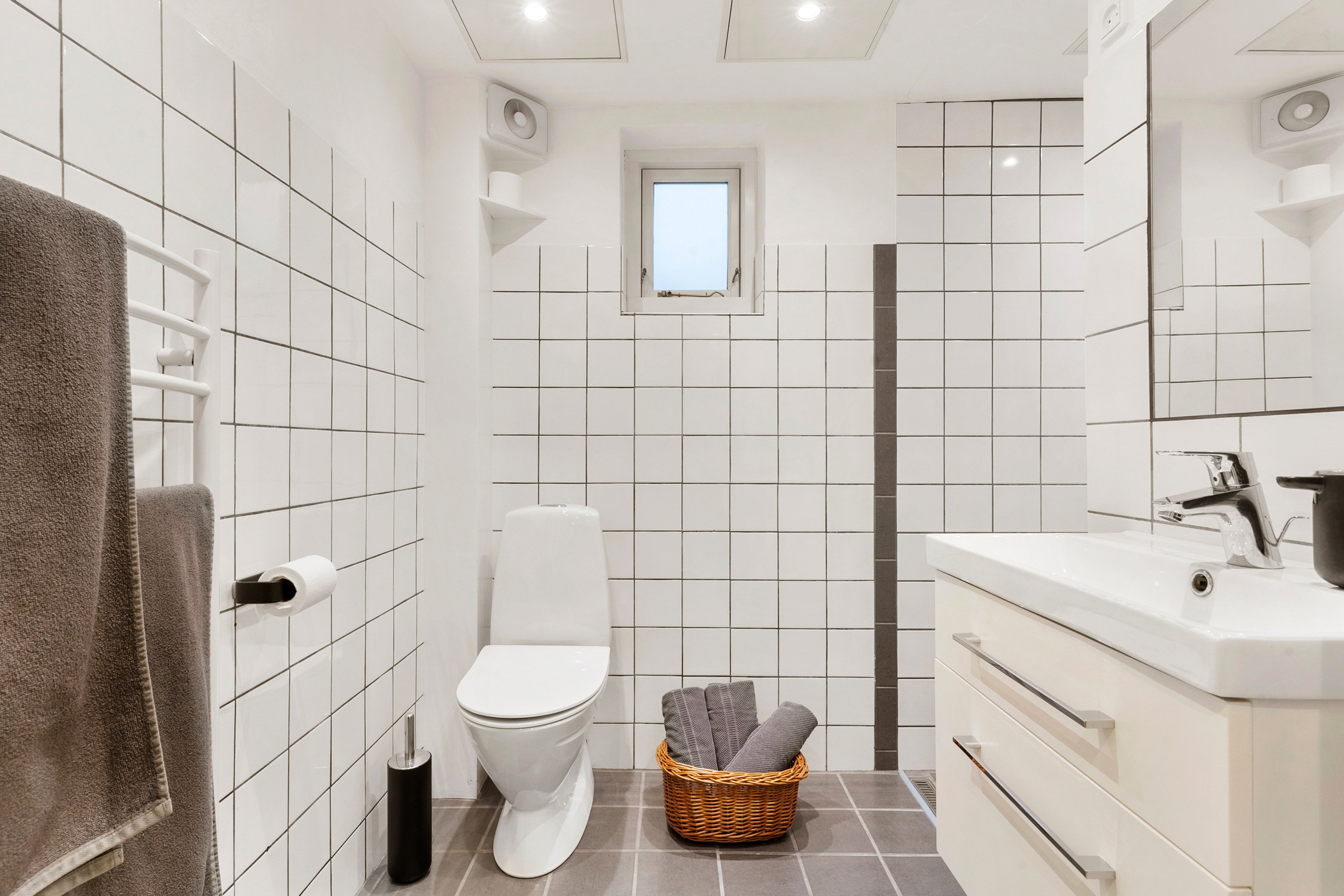 Fremhævet badeværelse billede i fuldskærmstilstand. Billede af Gammel Køge Landevej 759, 2660 Brøndby Strand