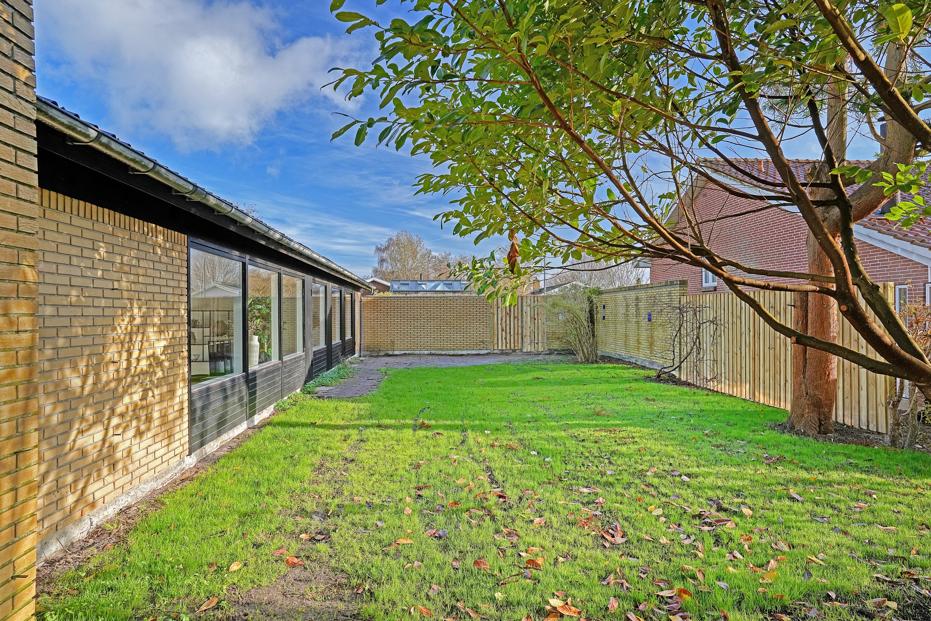 Fremhævet have billede i fuldskærmstilstand. Billede af Fyrrevænget 7, 3520 Farum