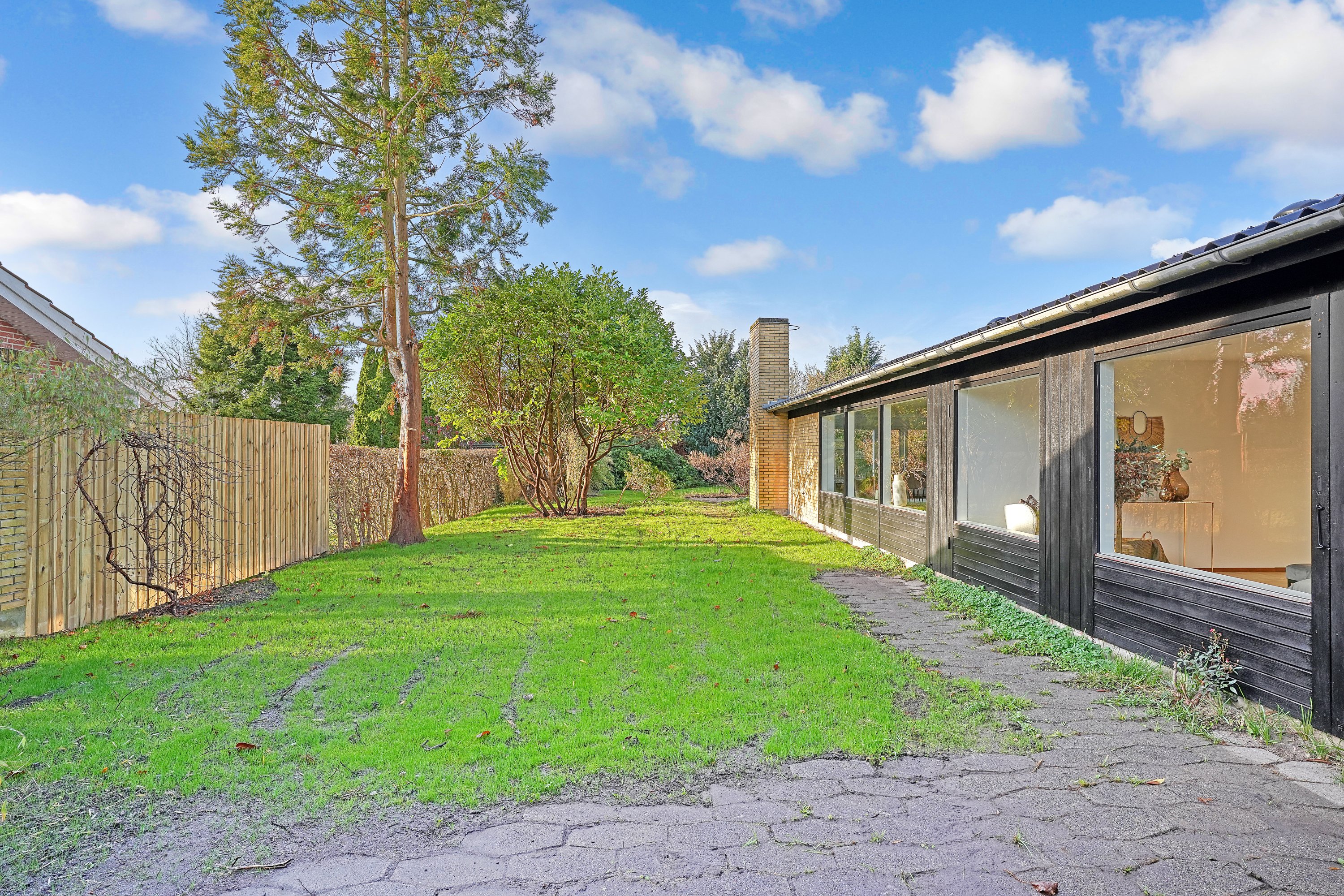 Fremhævet have billede i fuldskærmstilstand. Billede af Fyrrevænget 7, 3520 Farum