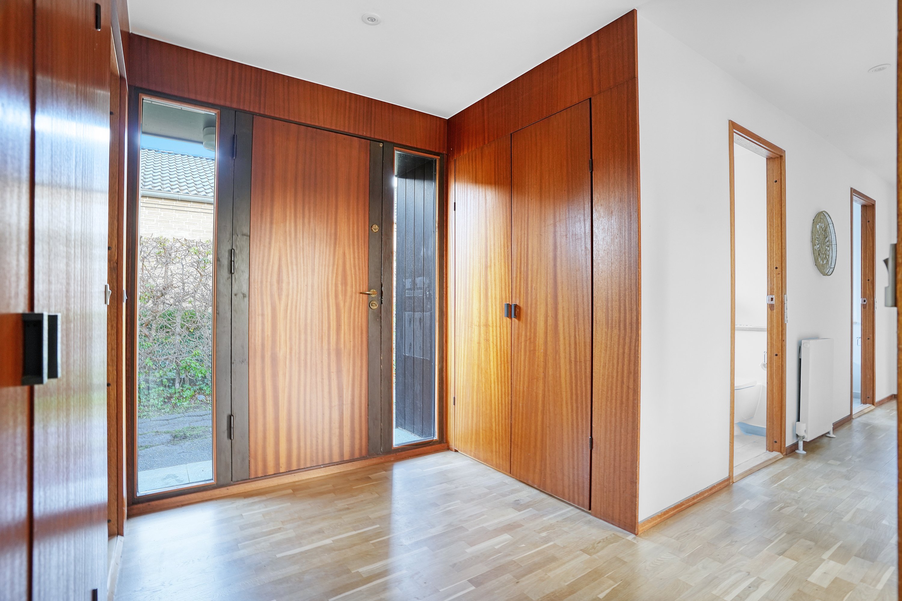 Fremhævet entré billede i fuldskærmstilstand. Billede af Fyrrevænget 7, 3520 Farum