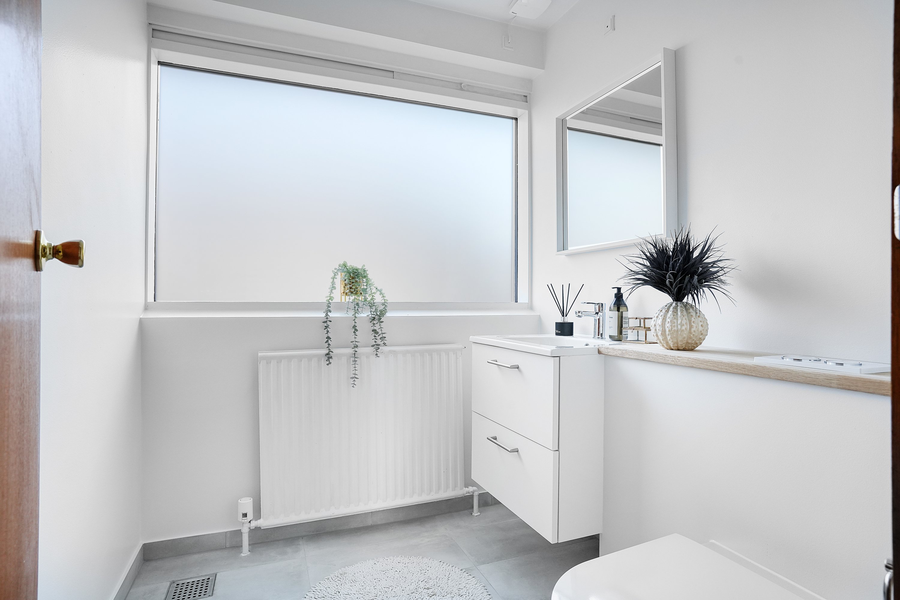 Fremhævet wc billede i fuldskærmstilstand. Billede af Fyrrevænget 7, 3520 Farum