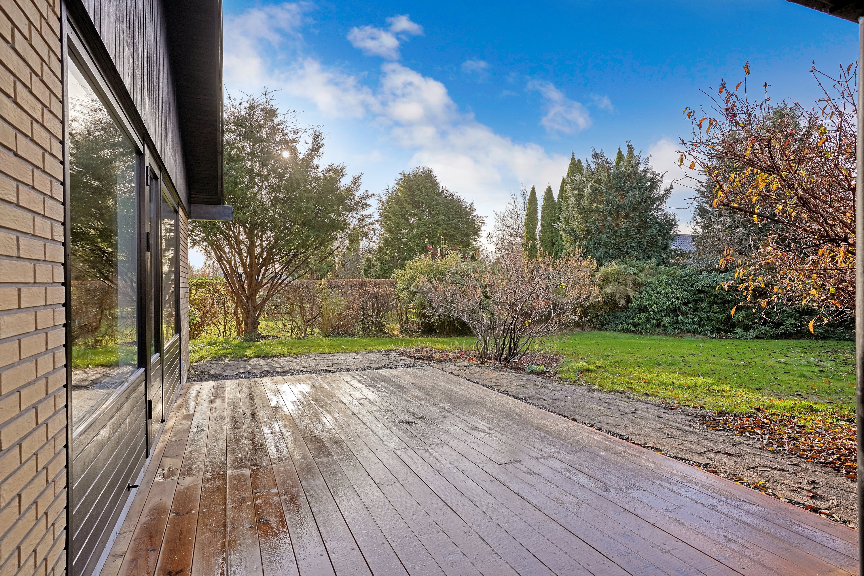 Fremhævet terrasse billede i fuldskærmstilstand. Billede af Fyrrevænget 7, 3520 Farum