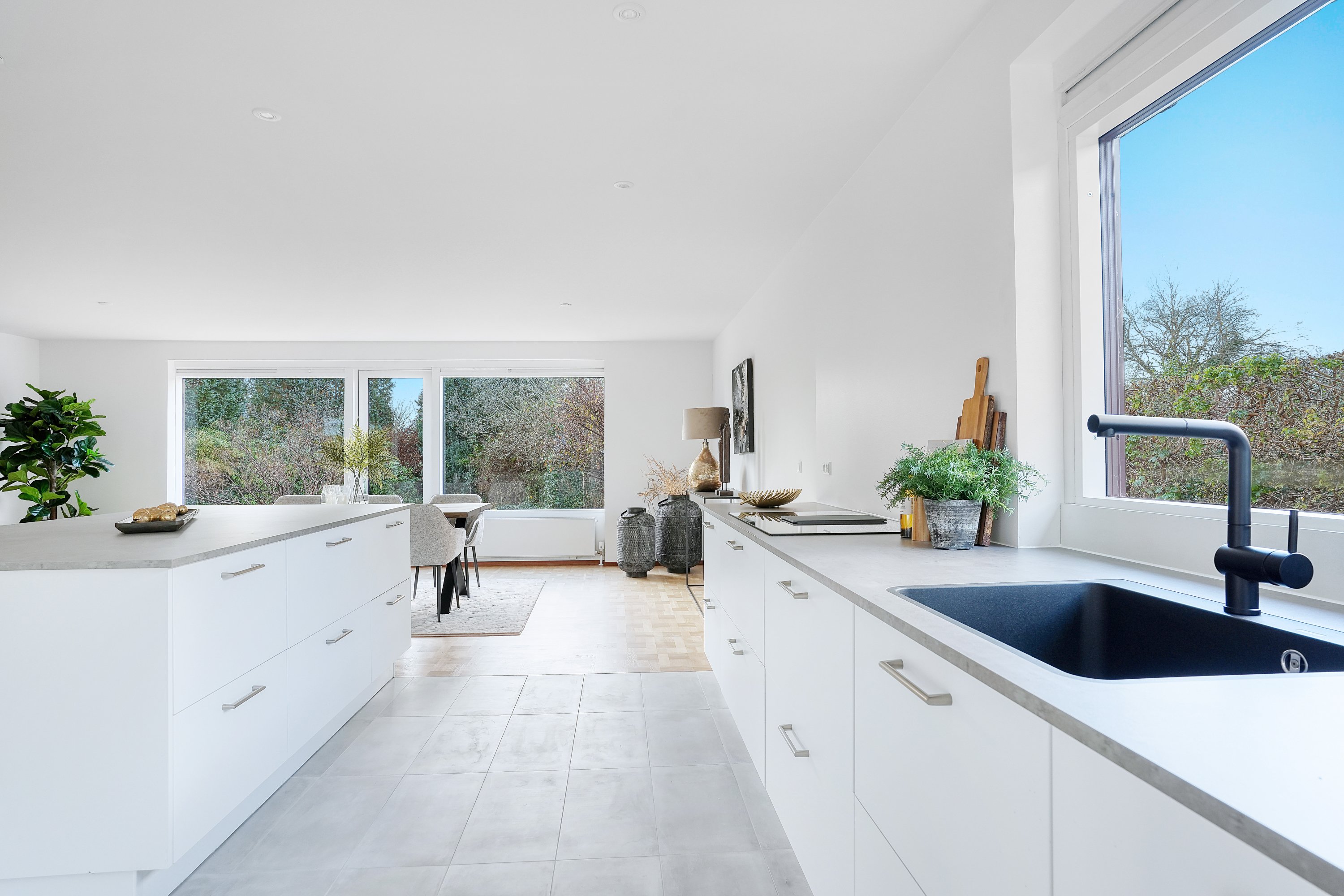 Fremhævet køkken billede i fuldskærmstilstand. Billede af Fyrrevænget 7, 3520 Farum