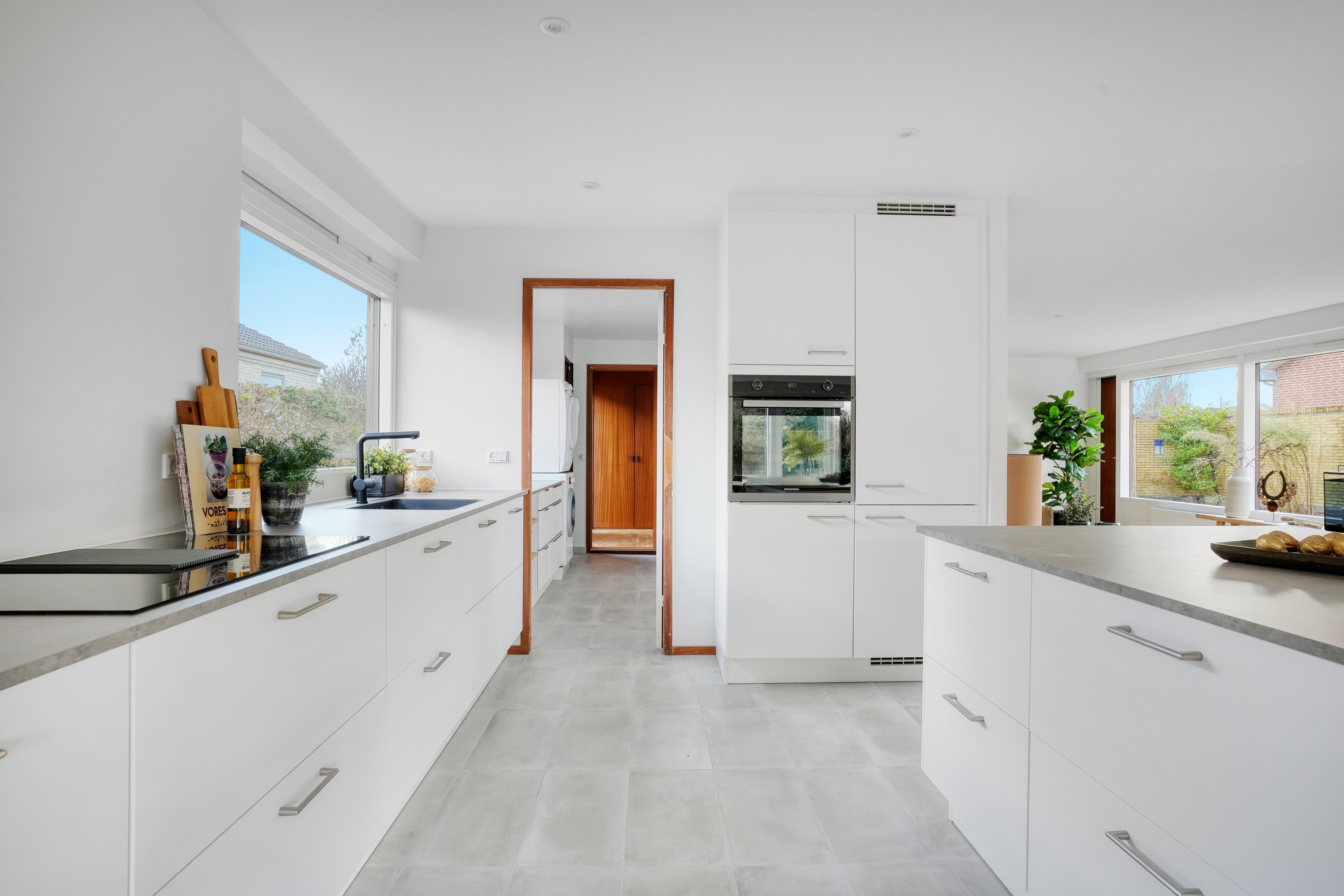 Fremhævet køkken billede i fuldskærmstilstand. Billede af Fyrrevænget 7, 3520 Farum