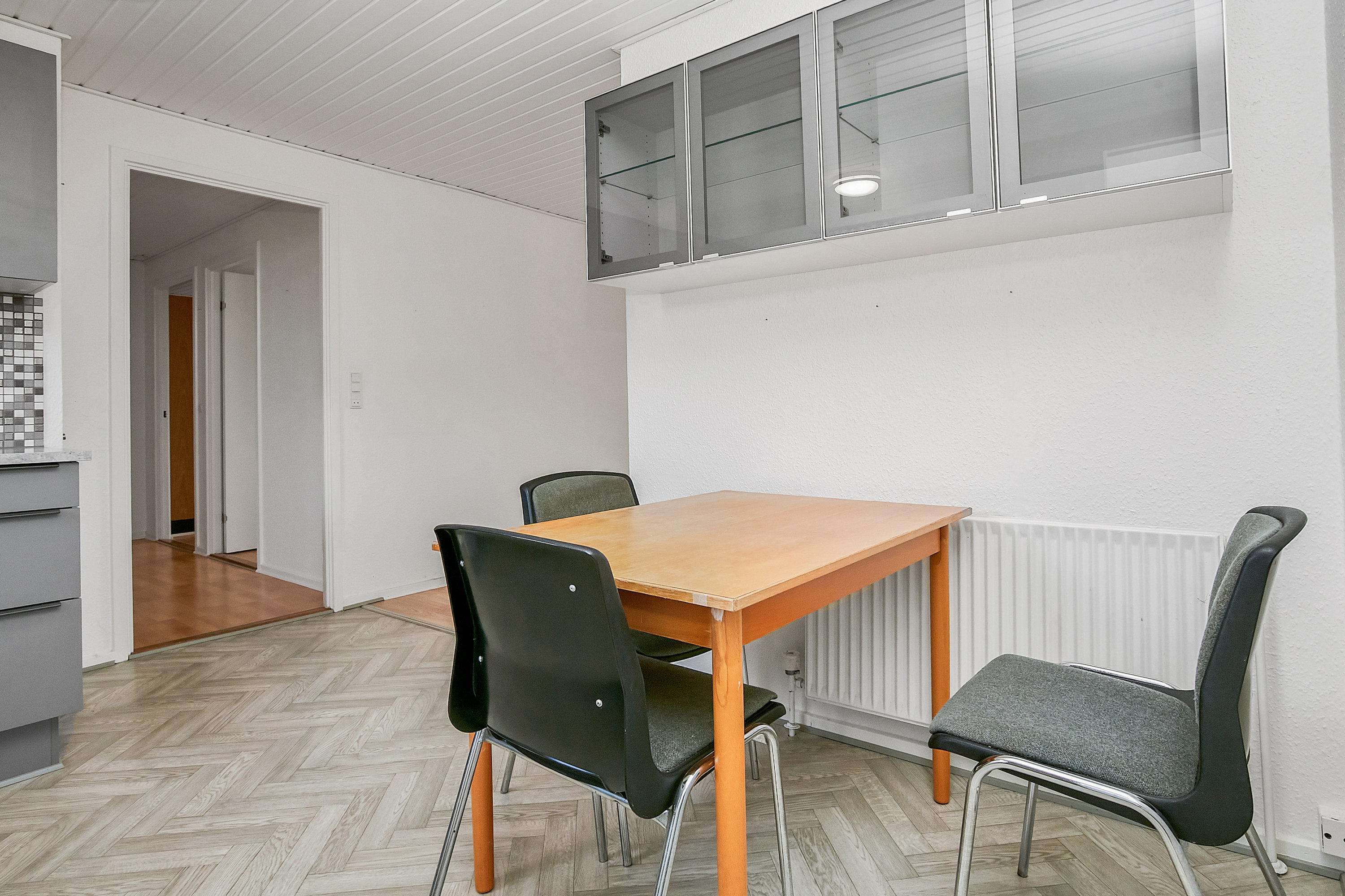 Fremhævet køkken alrum billede i fuldskærmstilstand. Billede af Rosavej 1B, 7160 Tørring