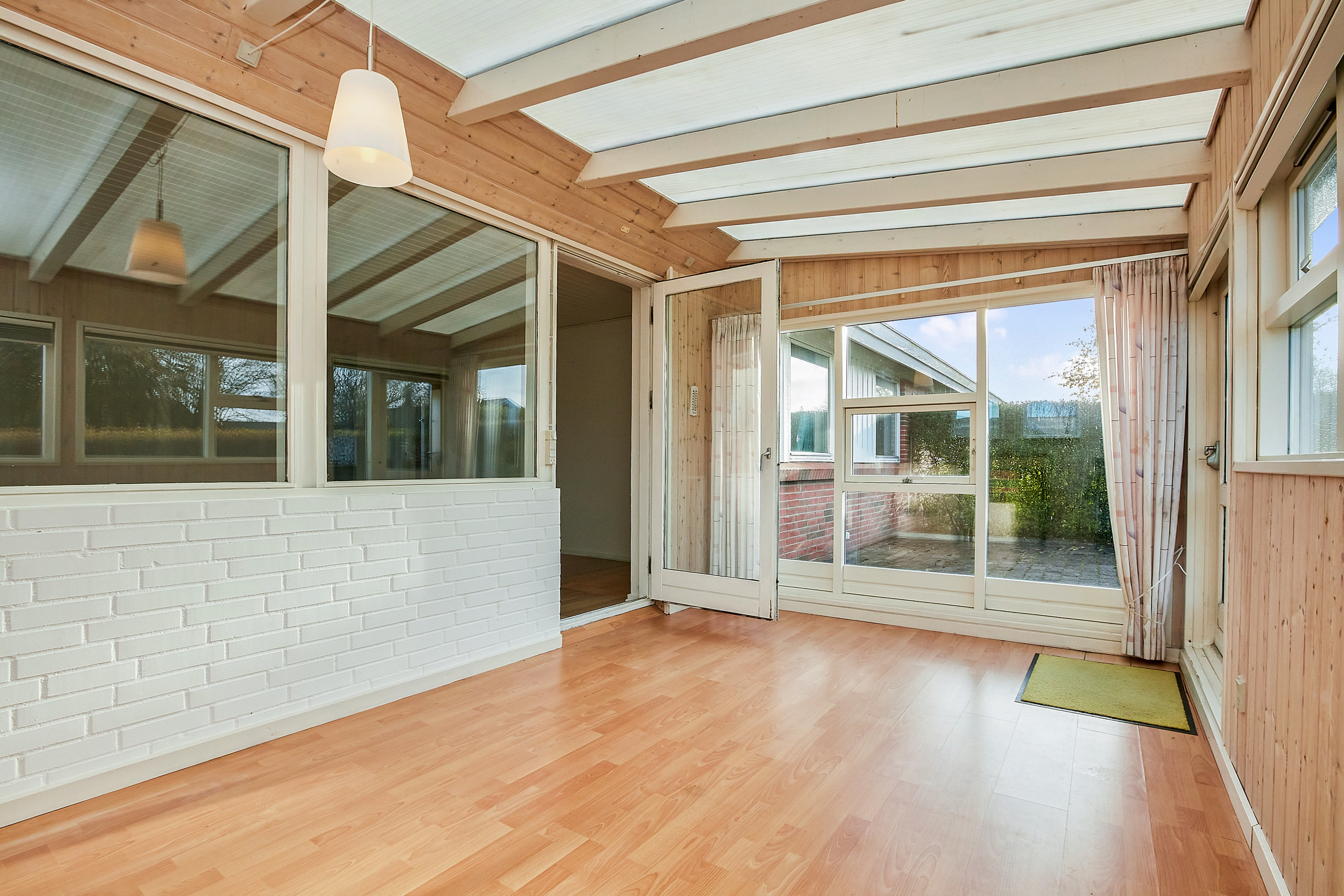 Fremhævet udestue billede i fuldskærmstilstand. Billede af Rosavej 1B, 7160 Tørring