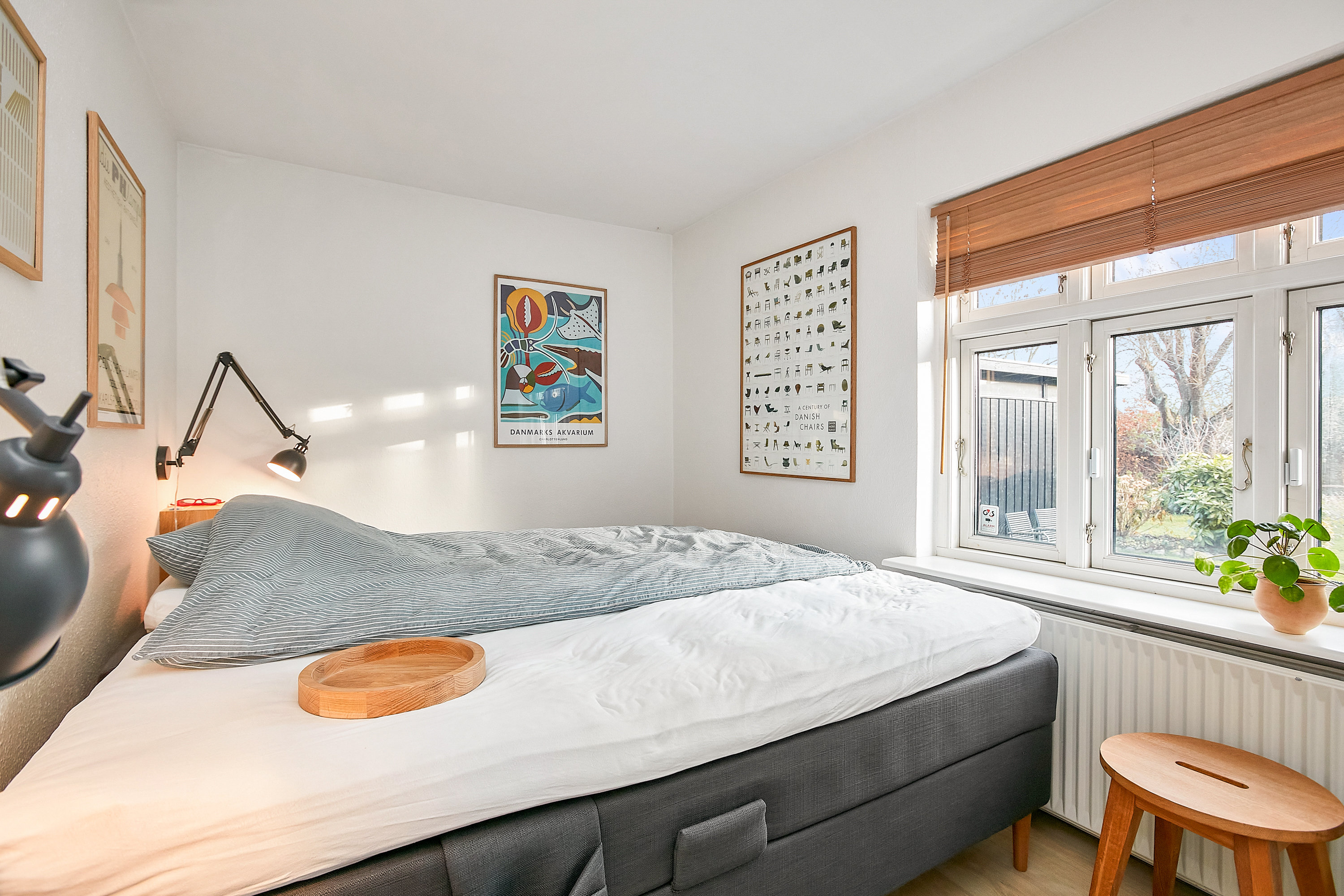 Fremhævet soveværelse billede i fuldskærmstilstand. Billede af Honum Skovvej 3, 8762 Flemming